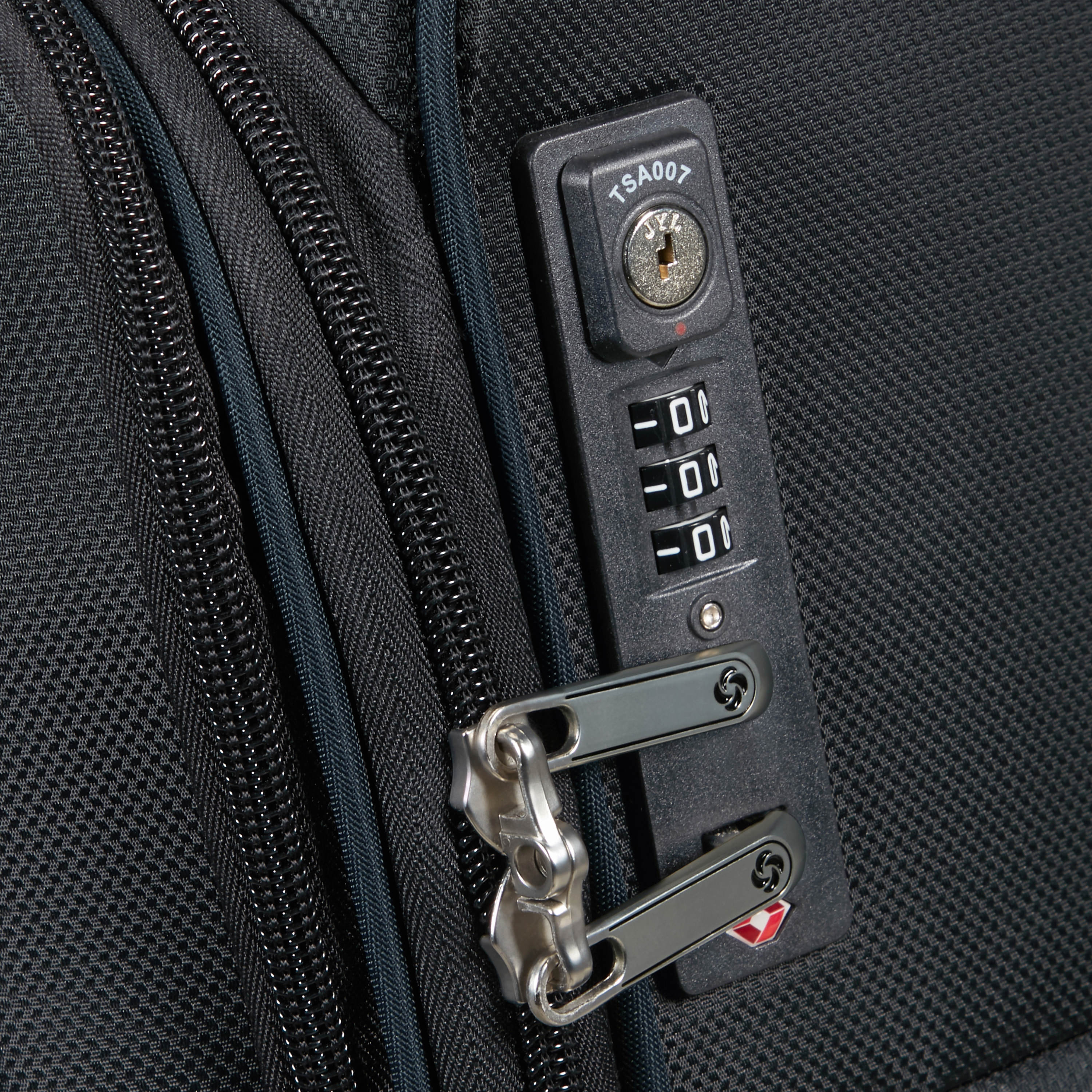 Samsonite D'Lite Underseater Carry-On Luggage - Lightweight Spinner Suitcase for Air Travel, Perfect Under Seat Bag for Business Trips & Weekend Getaways