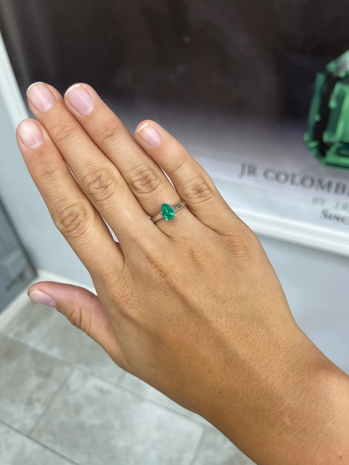 1.15 Carat Pear Cut Emerald and Sapphire Diamond Accent Ring for Women - Elegant Birthstone Jewelry Gift for Engagement, Anniversary & Special Occasions
