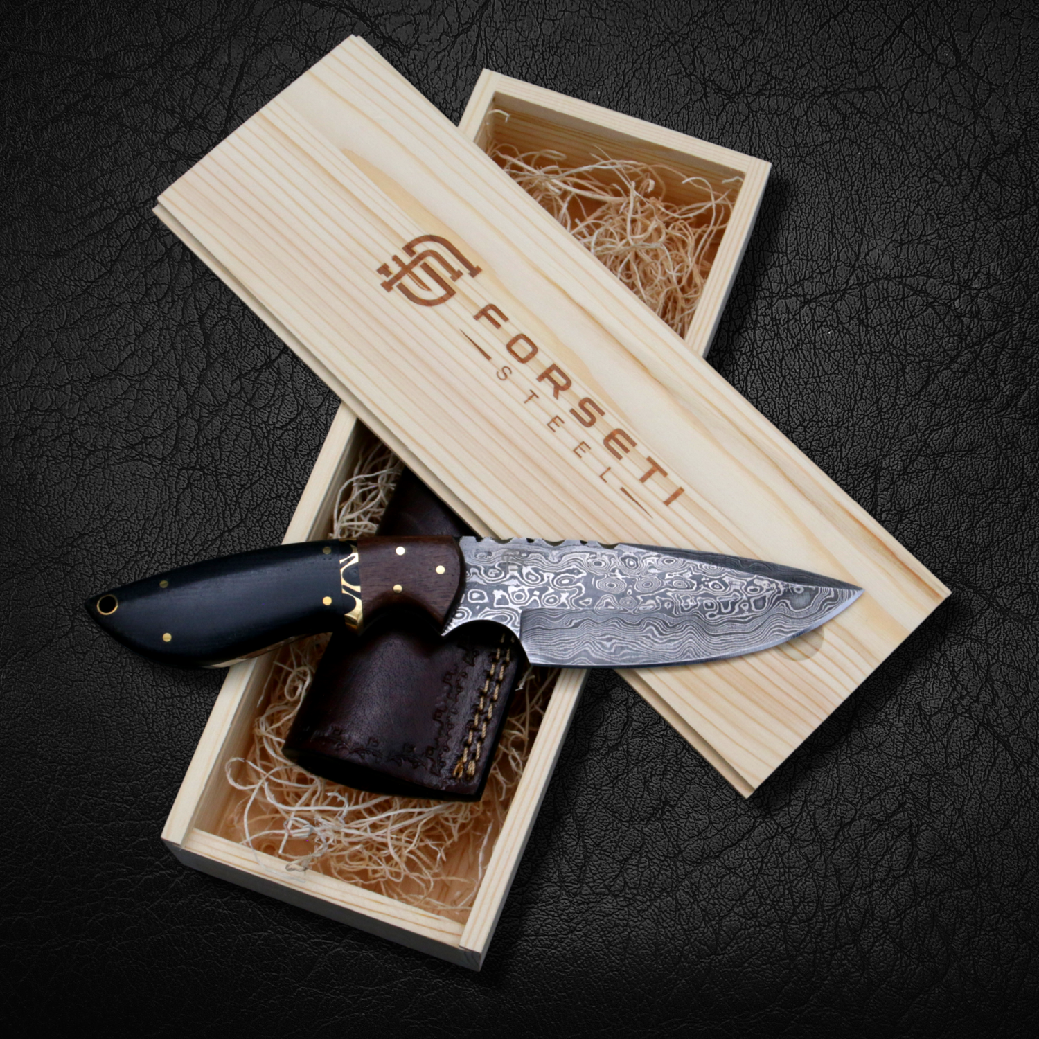 Premium Quanah Damascus Steel Hunting Knife - Handcrafted Outdoor Survival Knife for Camping, Bushcraft & Hunting | Razor Sharp Blade with Ergonomic Handle
