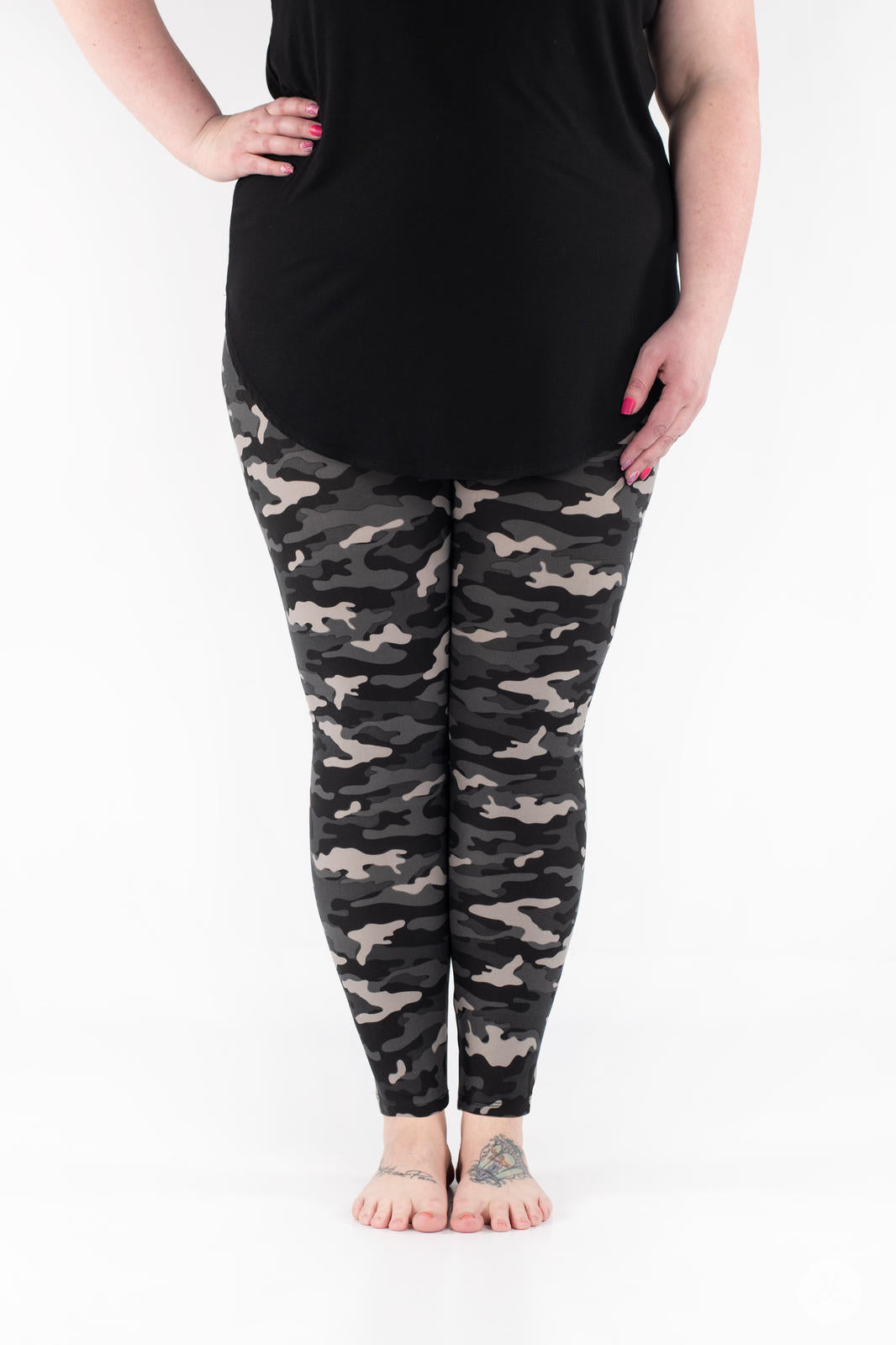 Night Camo Patterned Leggings for Women - High Waisted Yoga Pants with Pockets - Comfortable Workout Leggings for Running, Gym & Lounge Wear