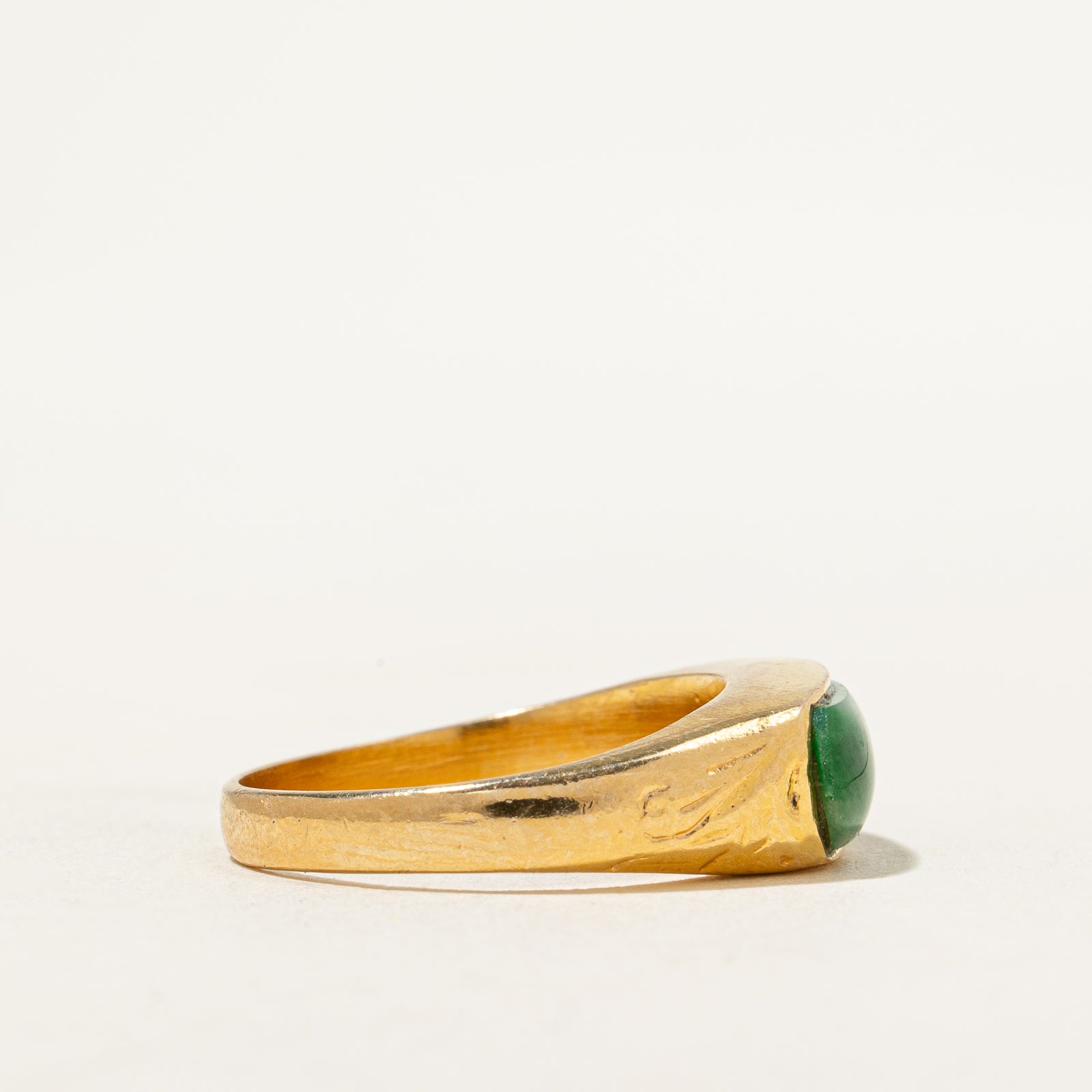 East West Cabochon Jade Ring - 1.50ct Genuine Jade Stone - Size 5.5 - Elegant Dainty Jewelry for Women - Perfect for Everyday Wear, Gift Giving & Special Occasions