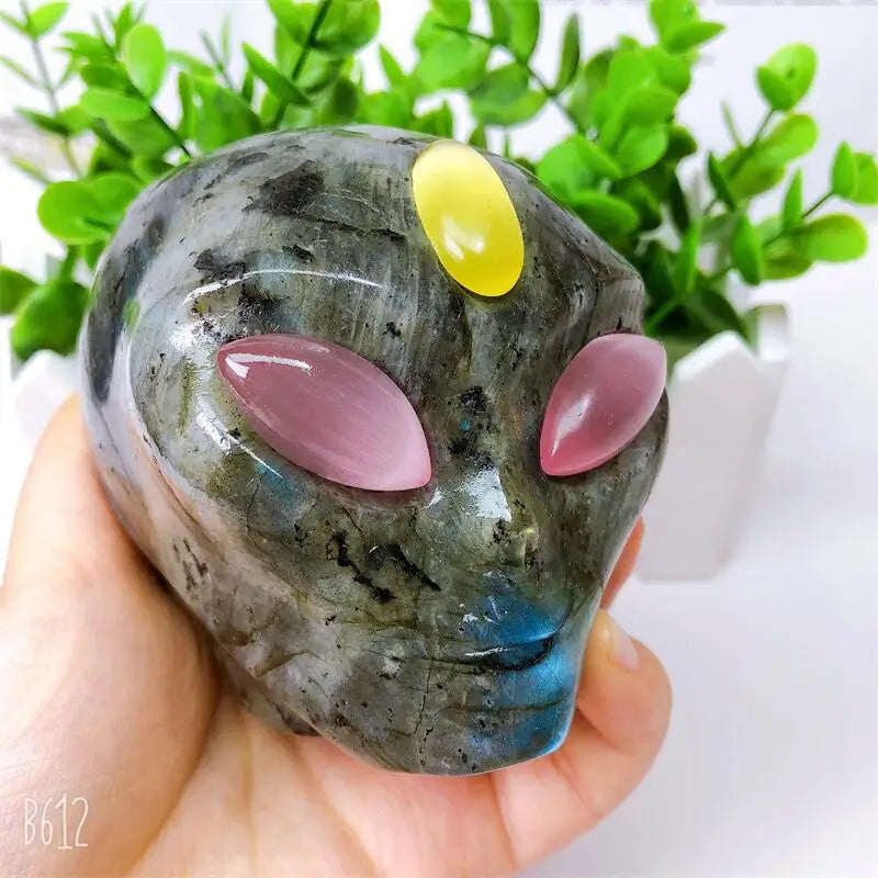 Natural Labradorite Alien Skull Crystal Carving - Healing Energy Stone for Meditation & Spiritual Growth - Unique Halloween Gift & Home Decor (1PC) - Perfect for Yoga Spaces, Altars & Gothic Decor