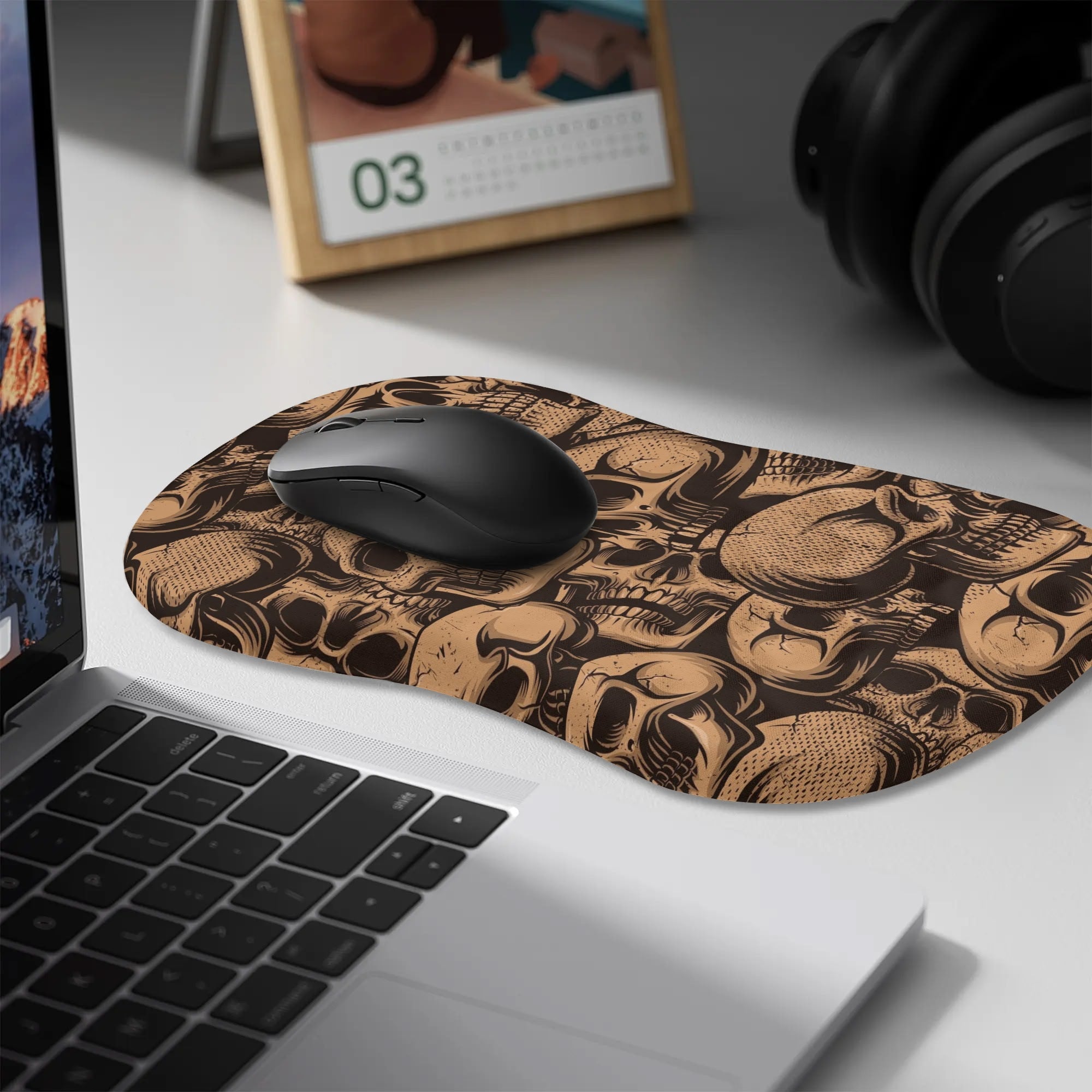 Premium Bronze Skulls Mouse Pad with Ergonomic Wrist Rest - Gaming & Office Desk Accessory for PC Laptop Users, Perfect for Gamers and Professionals