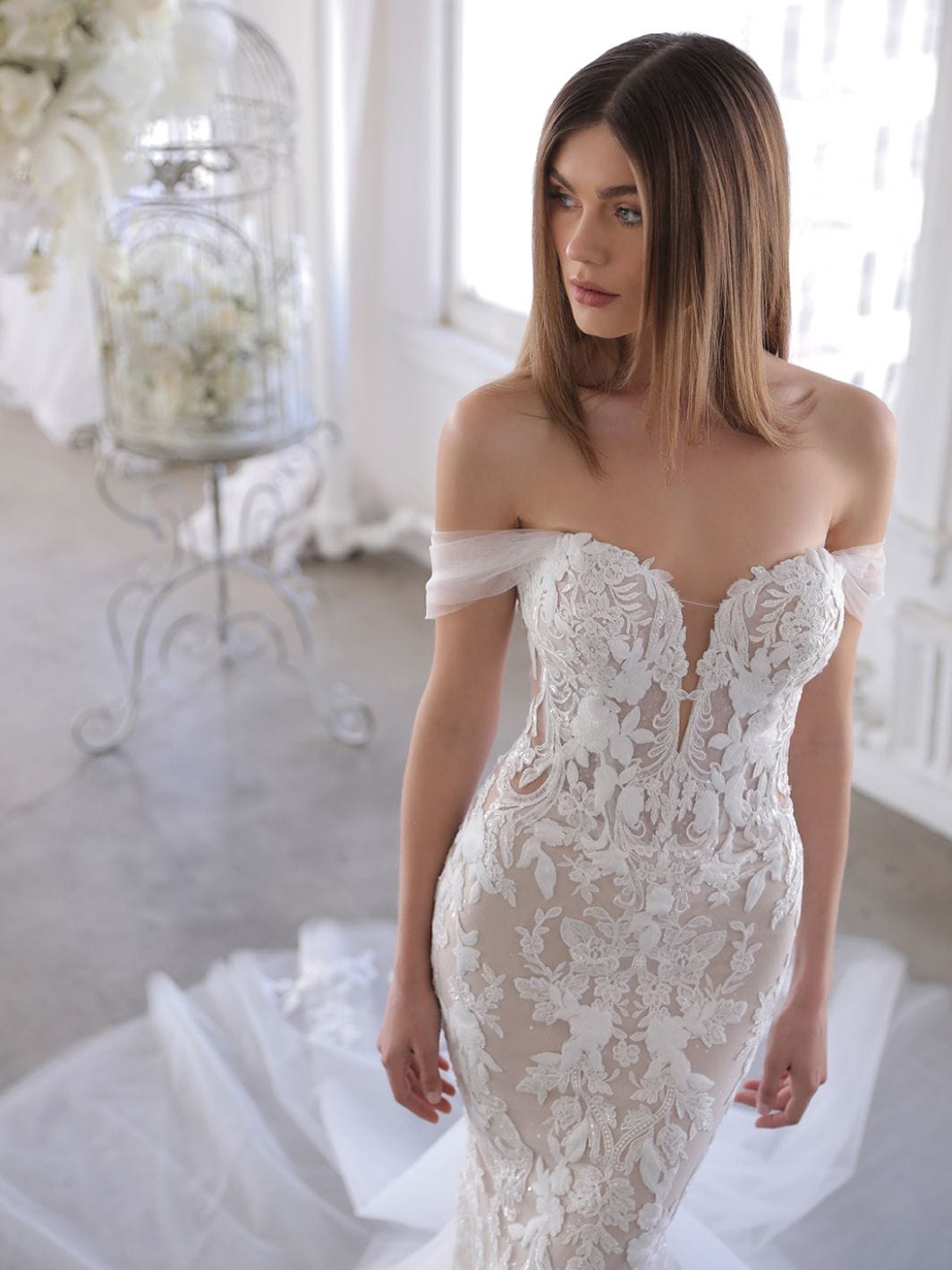 Enzoani Ollie Blue Wedding Dress Size 16 - Elegant A-Line Gown for Brides, Perfect for Church Ceremonies and Formal Receptions