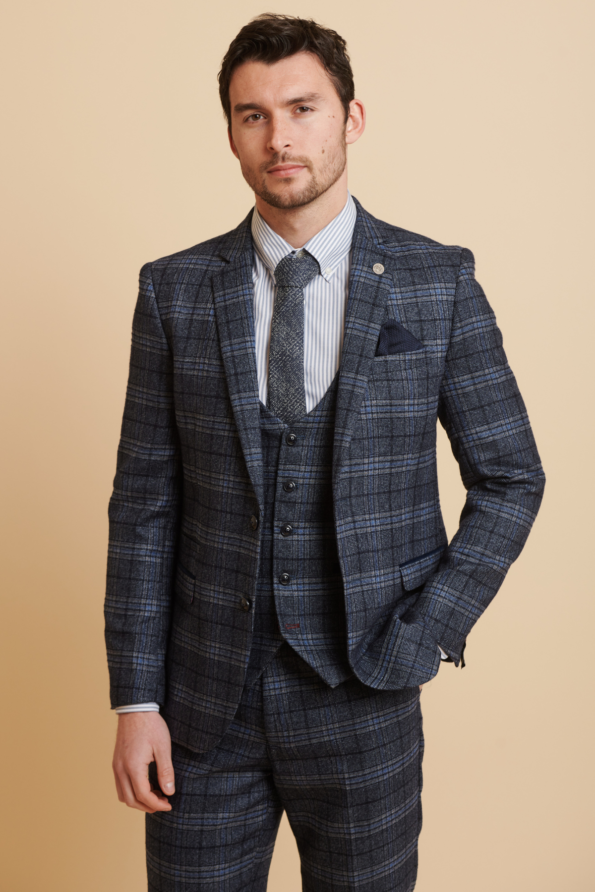 Everton FC James Tarkowski Andy Blue Check Suit - Official Football Player Outfit for Matchdays & Special Events
