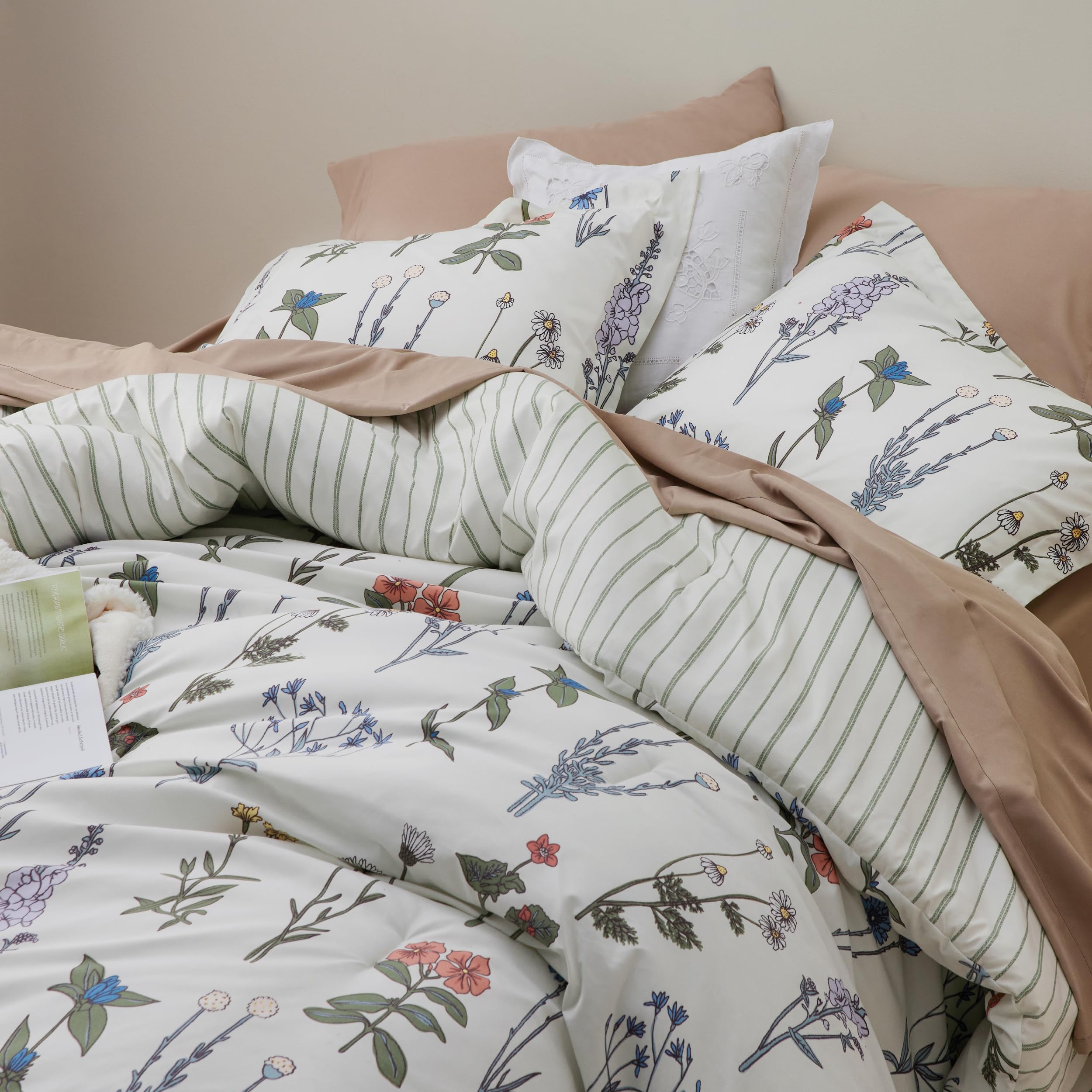 Bedsure Queen Size Comforter Set - 3 Piece Soft Reversible Floral Bedding with Coconut White Botanical Flowers Design & 2 Pillow Shams | Perfect for Master Bedroom, Guest Room & Cozy Home Decor