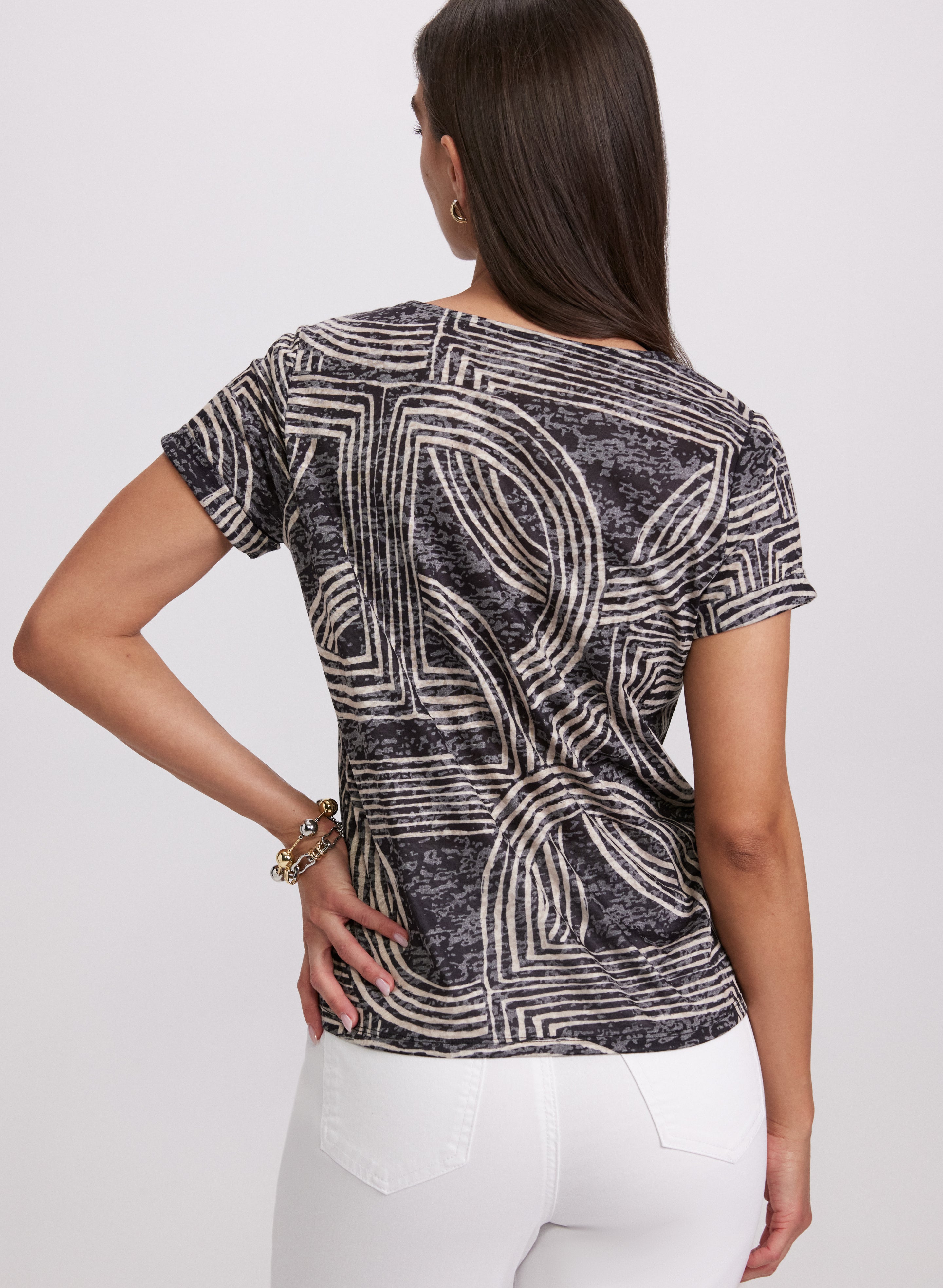 Abstract Striped Print T-Shirt for Men & Women - Trendy Casual Tee for Everyday Wear, Street Style & Summer Outfits