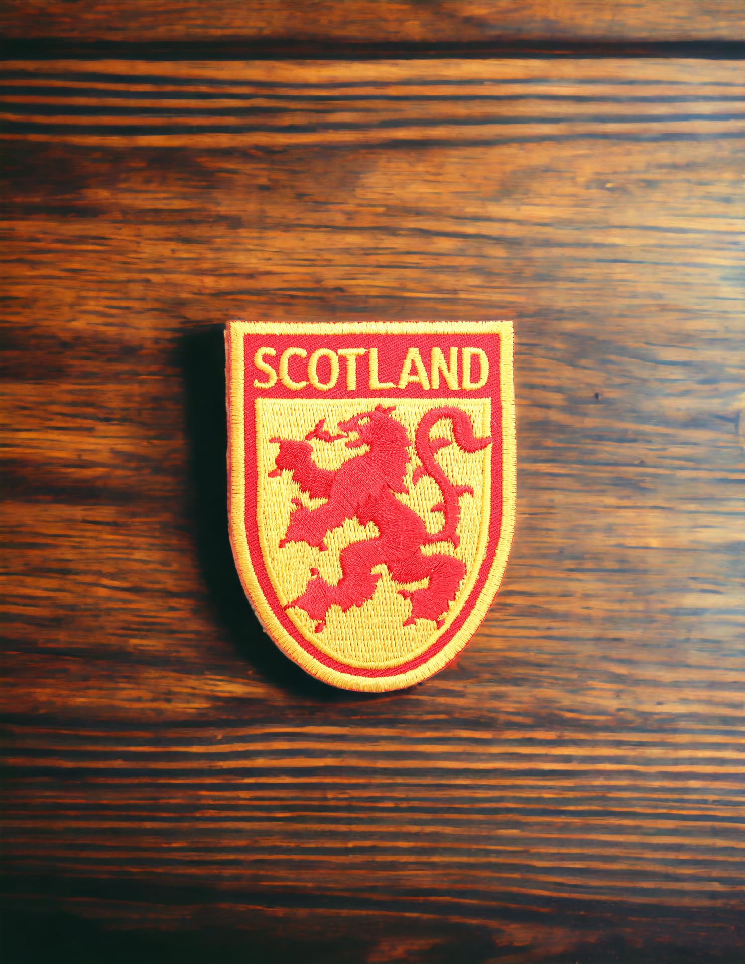 Scottish Lion Rampant Flag Patch - Embroidered Sew On/Iron On Fabric Badge with Scotland Shield - Perfect for Kilt Outfits, Backpacks & DIY Crafts