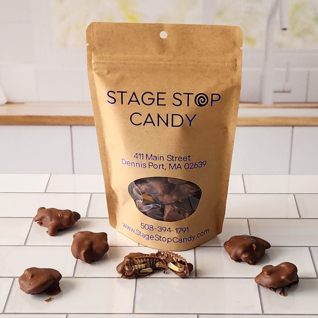 Crunchy Cashew Clusters Snack - Healthy Mixed Nuts with Almonds & Honey - Perfect for Office Snacks, Hiking Trails & Gift Baskets