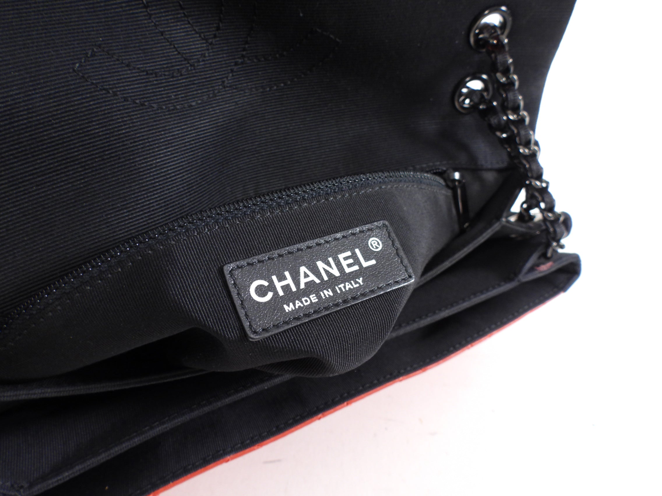 Chanel Red Quilted Leather Crossbody Bag with Chain Strap - Luxury Designer Handbag for Women, Perfect for Parties, Date Nights & Special Occasions