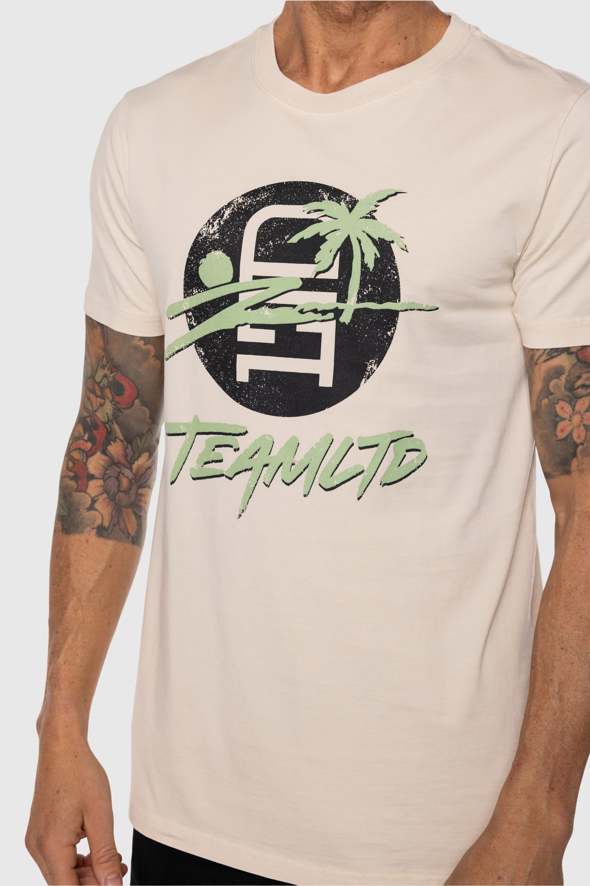 Vintage Black Logo Palm Print T-Shirt - Soft Cotton Tee for Men & Women - Casual Streetwear for Everyday Wear