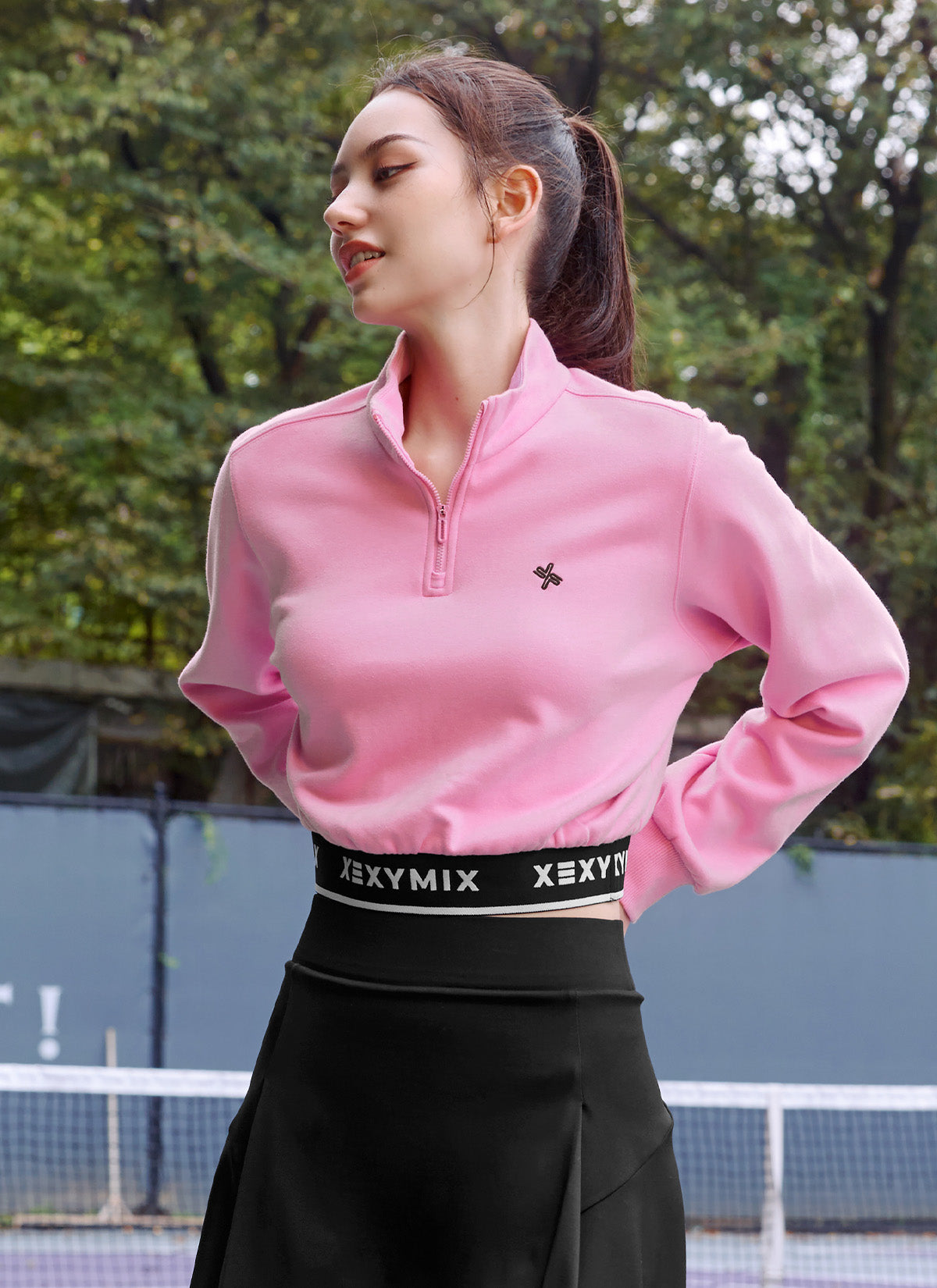 Logo Point Warm Crop Sweatshirt for Women - Cozy Fleece Pullover with Stylish Design - Perfect for Casual Outfits, Gym Wear & Street Fashion
