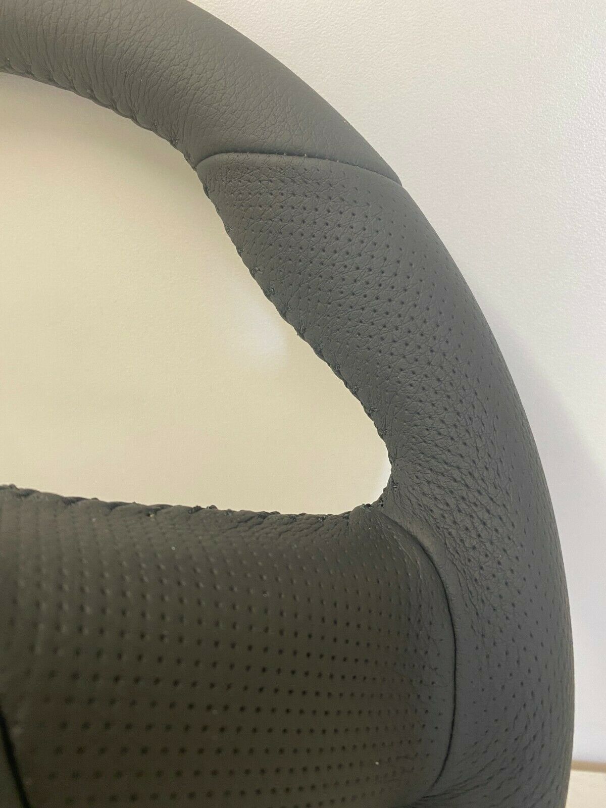 Genuine Holden VF Commodore SSV GTS Black Leather Steering Wheel - Premium Replacement for Enhanced Driving Comfort & Style - Perfect for Commodore Upgrades & Car Interior Customization