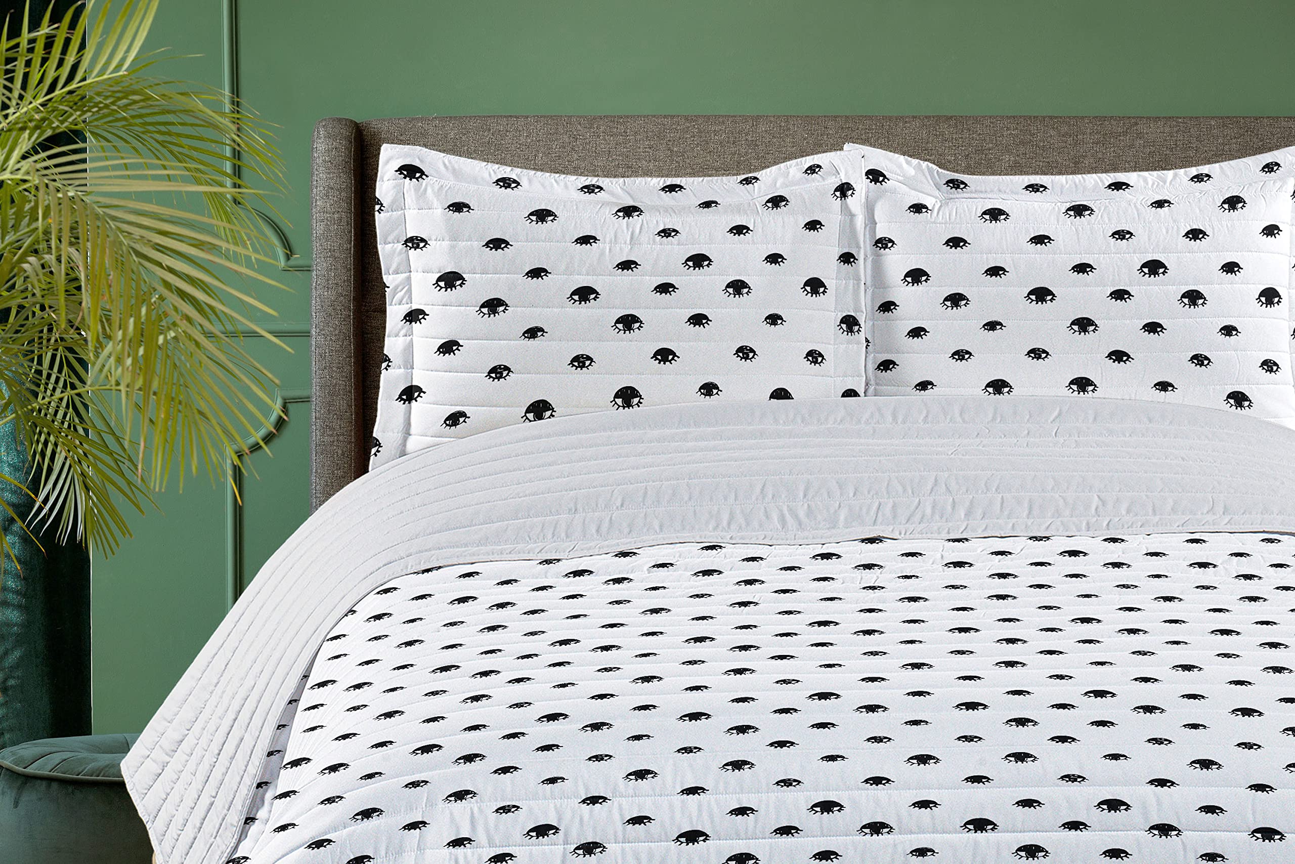 Ambesonne Bohemian Style King Size Bedspread Set - Black & White Hand Drawn Eyelash Design Microfiber Comforter with Pillow Shams | Soft Bedding for Master Bedroom, Guest Room & Bohemian Decor