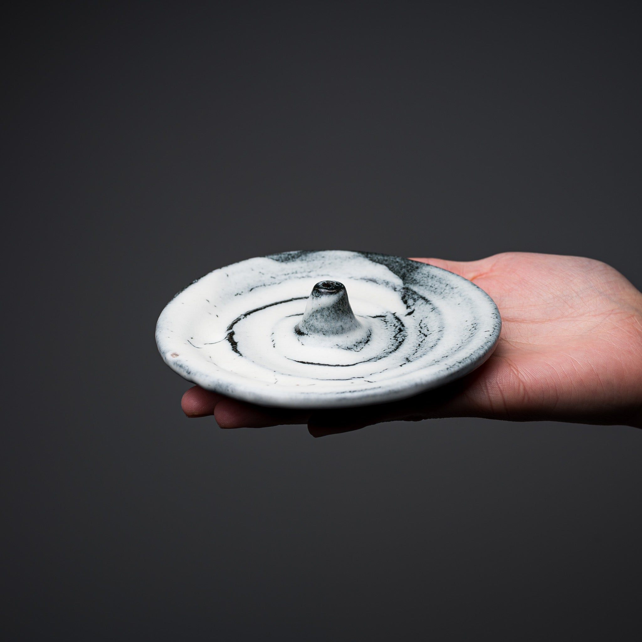 NINSHU Incense Holder Sou Un / 創雲 - Premium Ceramic Incense Burner for Meditation, Yoga & Home Décor
