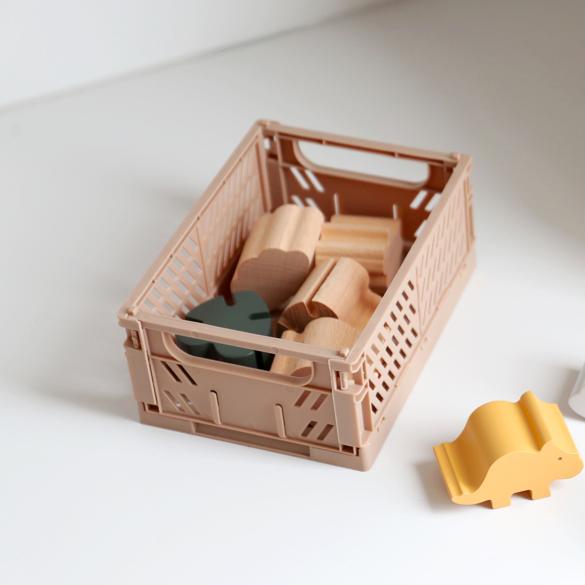 DESIGNSTUFF Slant Collapsible Storage Crate Set of 2 - Small 25x16cm, Tuscany Design - Perfect for Home Organization, Pantry Storage & Laundry Room