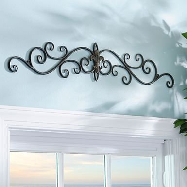 Distressed Black Fleur-de-Lis Metal Wall Plaque - Home Decor for Living Room
