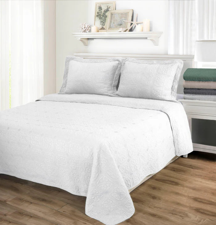 Corrington Cotton Reversible Floral Embroidered Geometric Quilt Set - Queen Size Bedding with Matching Pillow Shams - Perfect for Master Bedroom, Guest Room & Cozy Home Decor