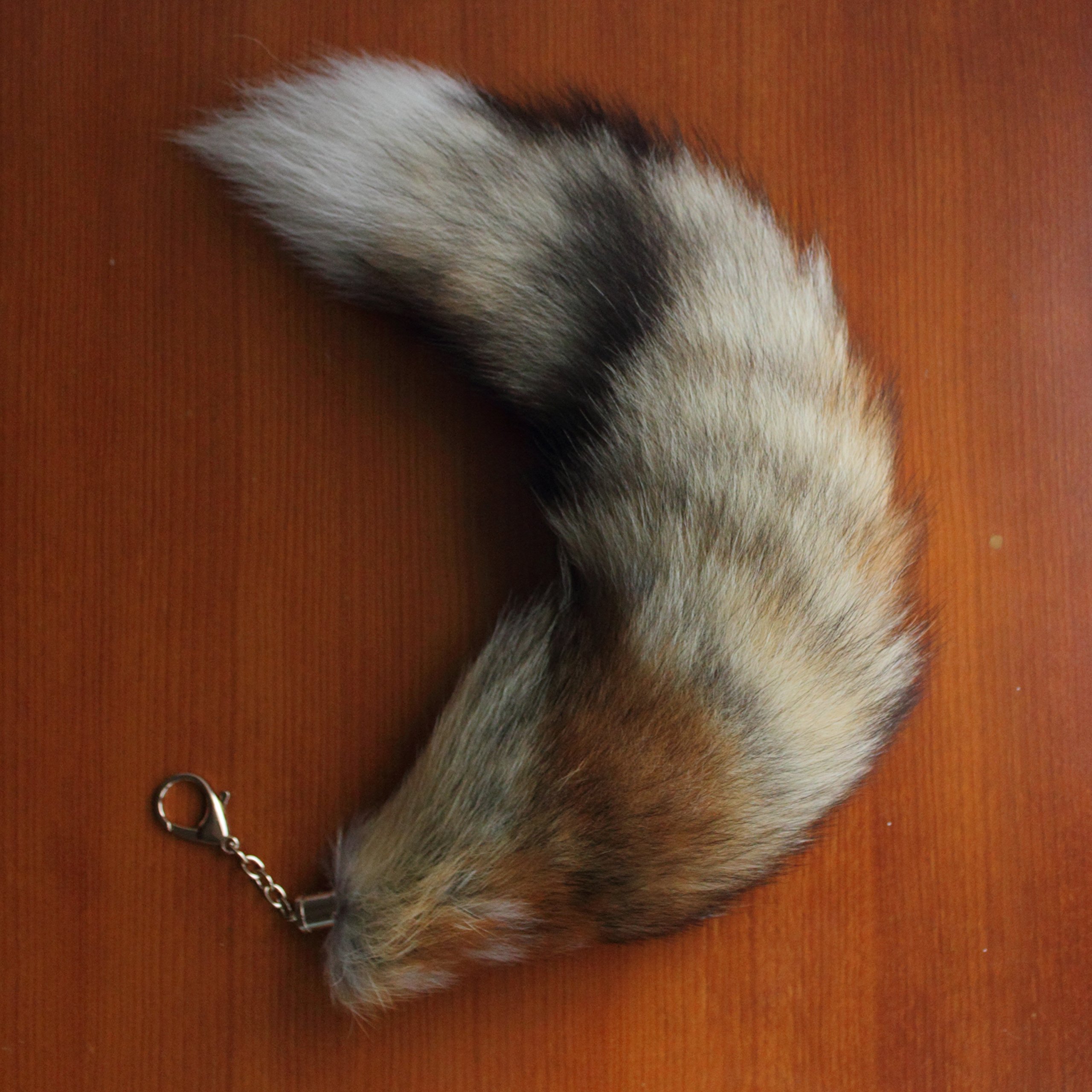 Fosrion 15-16 Inch Real Fox Fur Tail Keychain - Natural Swift Fox Vulpes Velox Fur Handbag Accessory, Cosplay Tassel for Purse & Backpack (Wildlife Inspired Fashion Accessory) | Perfect for Boho Style, Festival Outfits & Costume Parties
