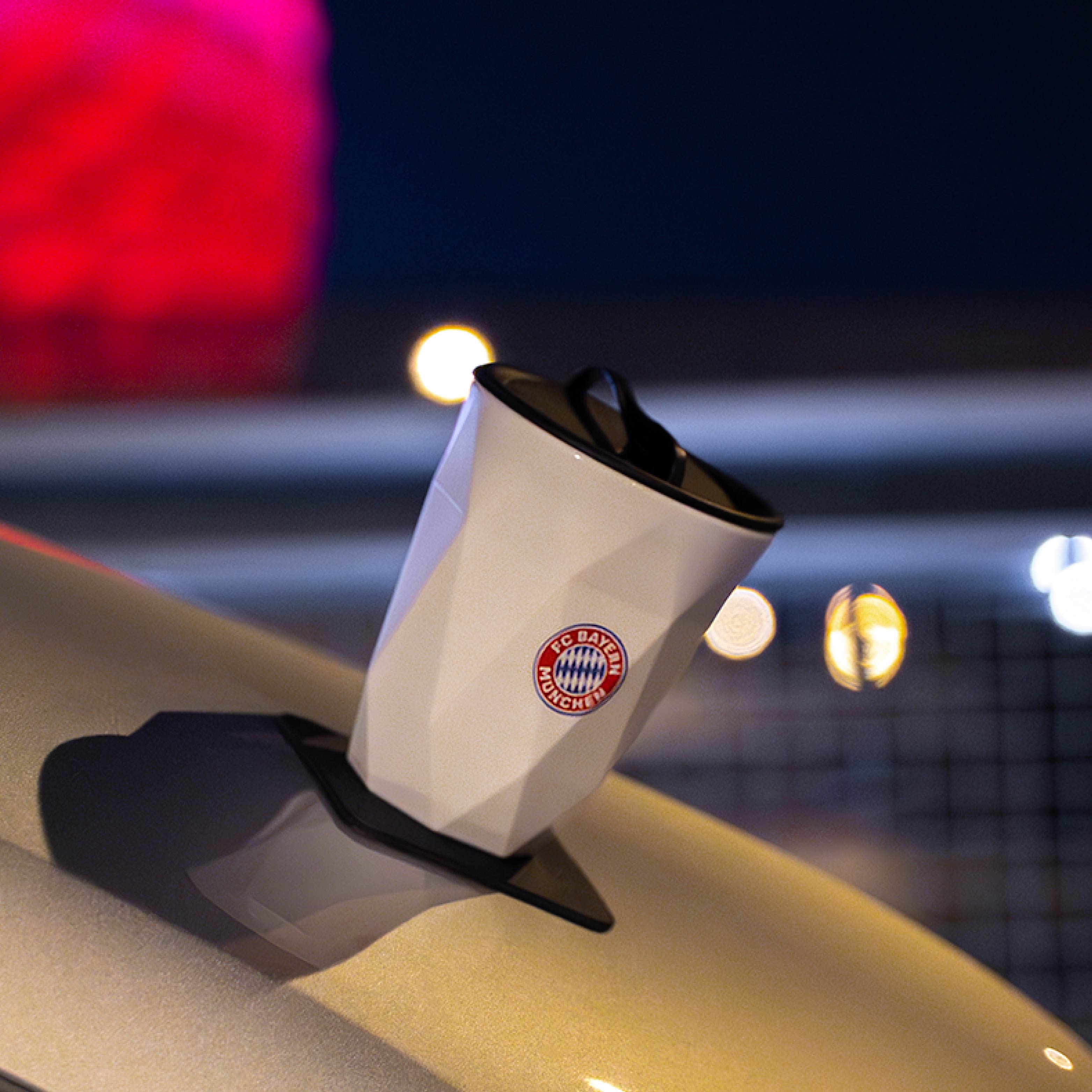 FC Bayern Munich Magnetic Plastic Travel Mug - Insulated Coffee Cup for Fans, Office & Outdoor Use