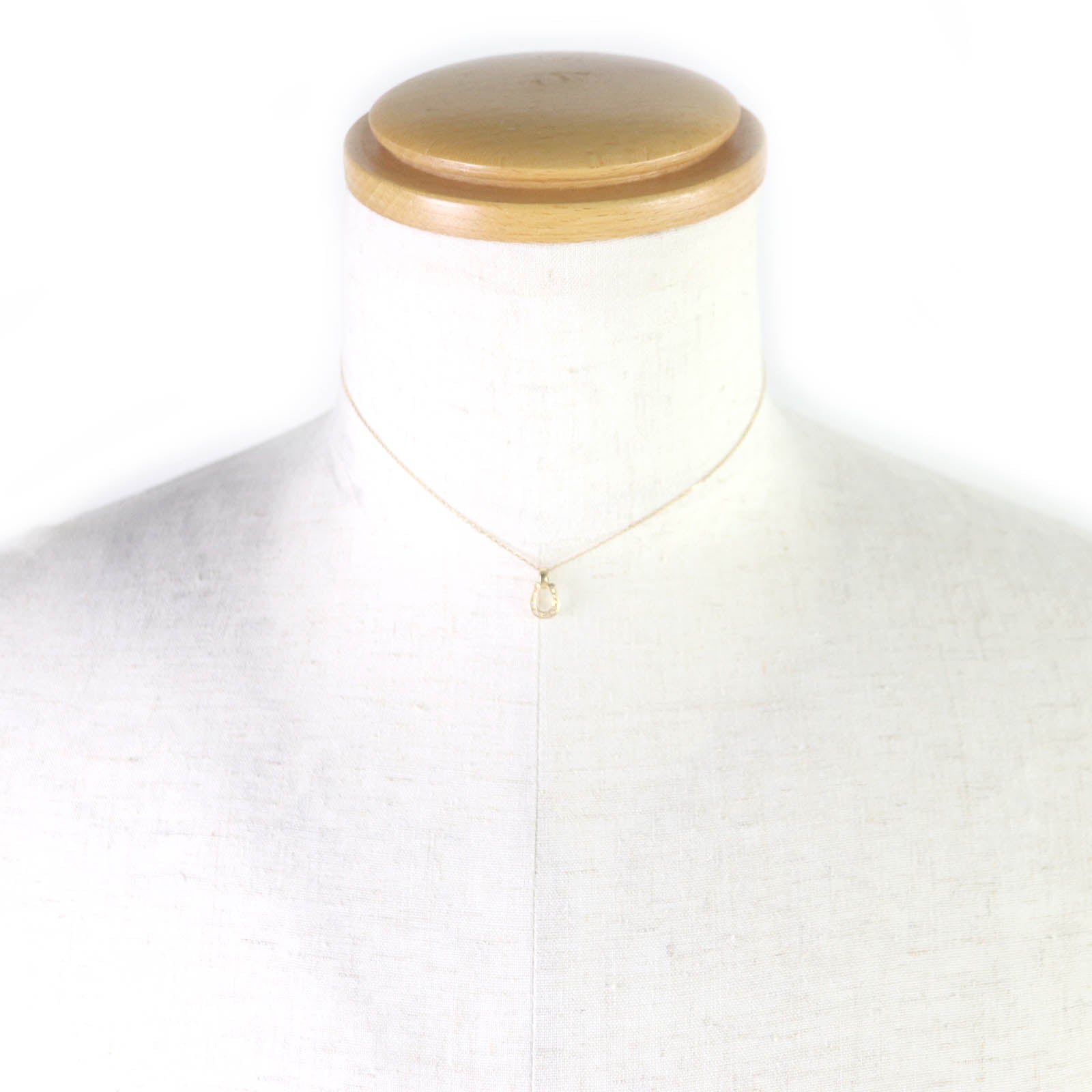 18K Gold Diamond Horseshoe Pendant Necklace for Women - Elegant Horse Shoe Jewelry Gift for Birthday, Anniversary & Special Occasions