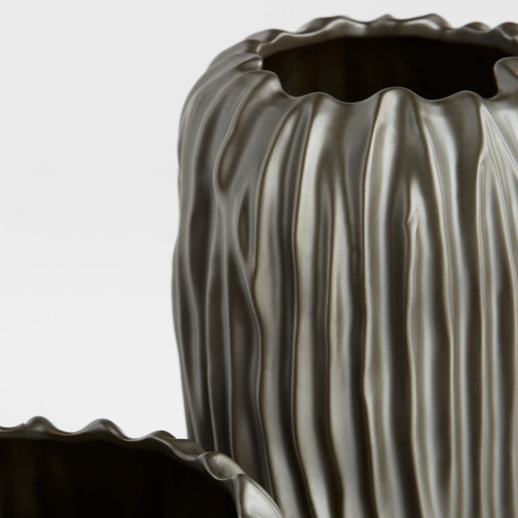 Cyan Design 11477 Abyssus Vase - Large Black Ceramic Vase for Home Decor, Living Room Centerpiece, Wedding & Event Floral Arrangements