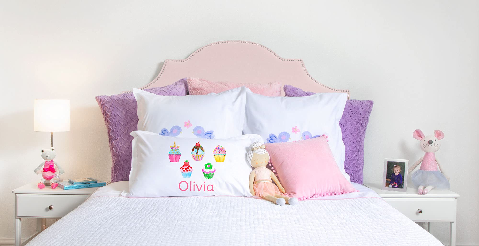 Personalized Cupcake Pillowcase for Kids - Custom Name Hypoallergenic Breathable Anti-Wrinkle Pillow Cover - 20x30 Standard Queen Size - Perfect for Girls' Bedroom Decor, Birthday Gifts & Sleepovers