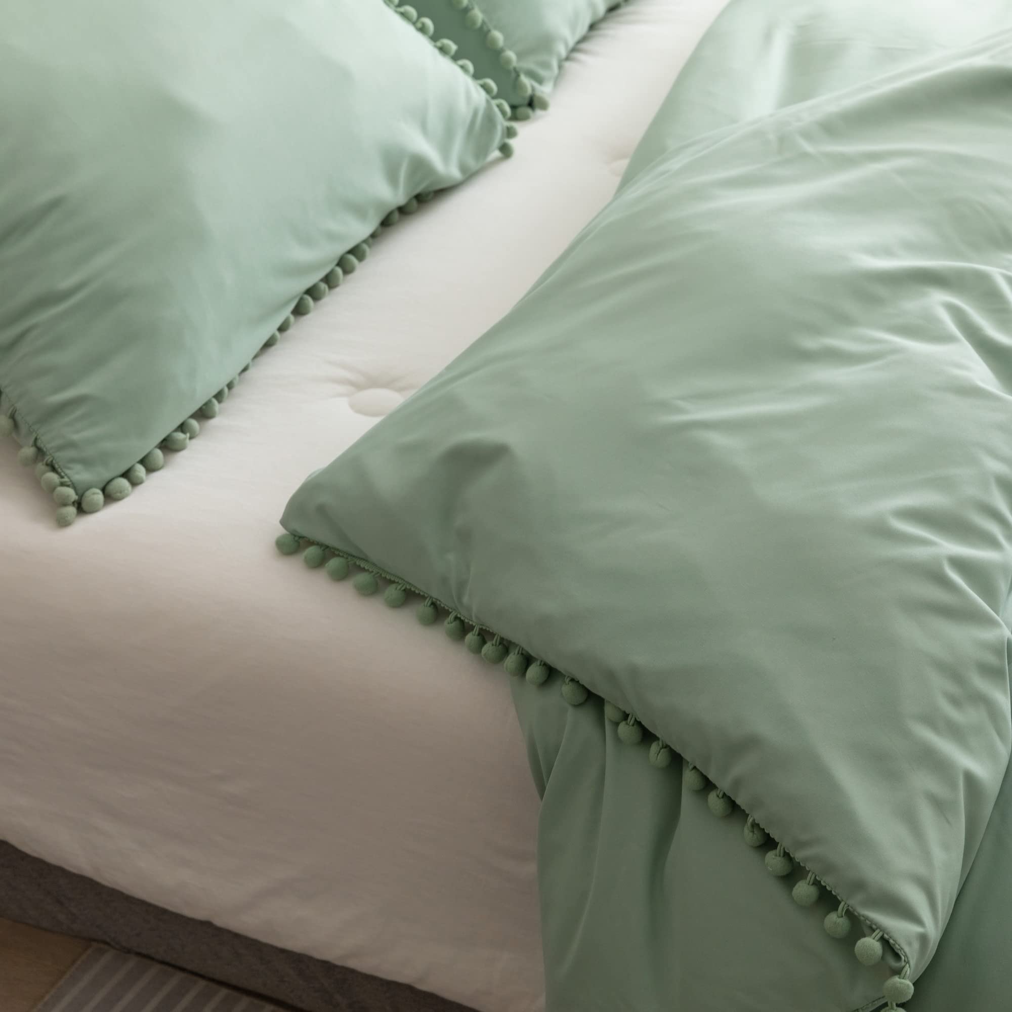 YIRDDEO Queen Size Comforter Set with Ball Pom Fringe - 3 Piece All Seasons Soft Bedding Set Includes 1 Comforter (90