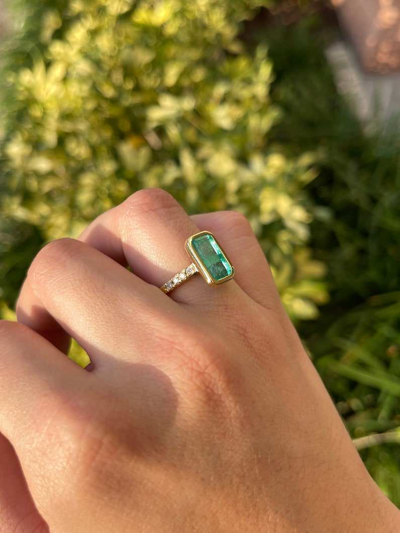 3.56 Carat Total Weight (CTW) Solitaire Elongated Emerald Cut Diamond Engagement Ring with Accent Stones - Perfect for Proposals, Weddings & Anniversary Gifts