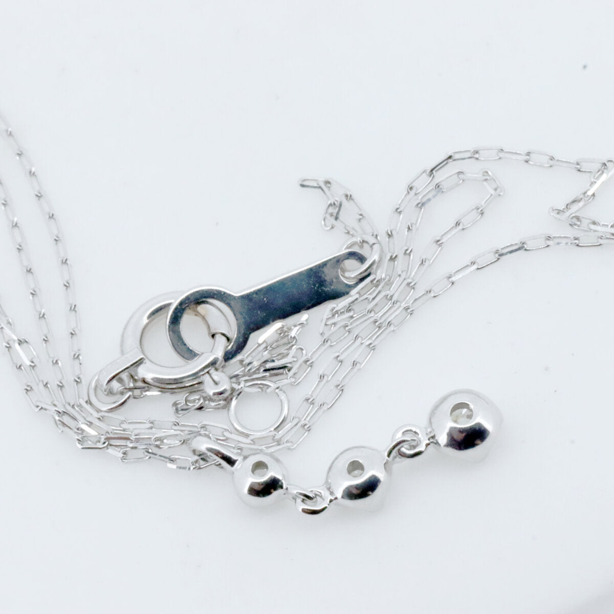 4℃ Diamond Necklace K18WG White Gold - Elegant 18K White Gold Pendant for Women, Perfect for Weddings, Anniversaries & Special Occasions