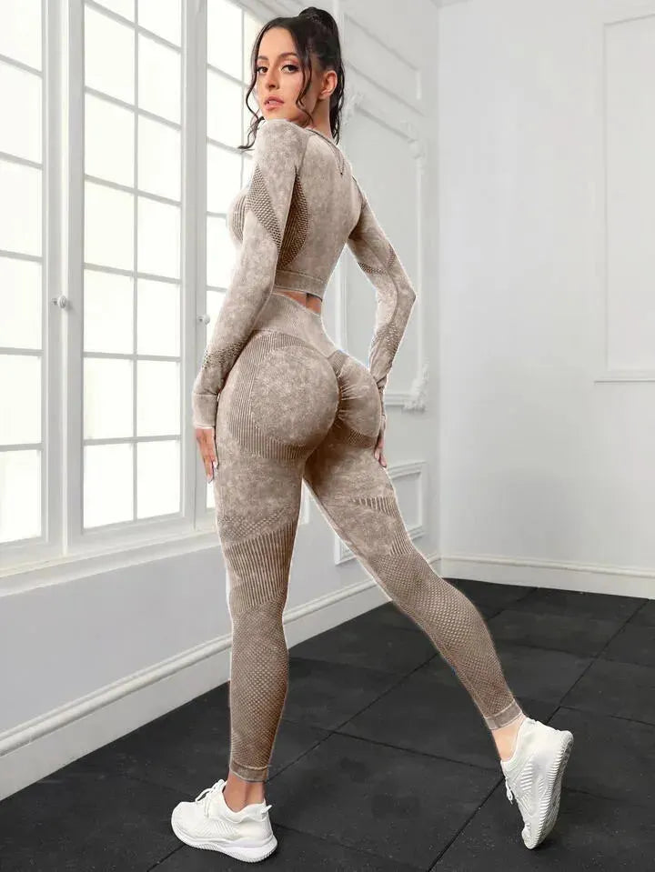 Seamless Yoga Sets for Women - Long Sleeve Crop Top & High Waist Leggings - Workout Sportswear Gym Clothing - Perfect for Yoga, Pilates, Running & Fitness Training