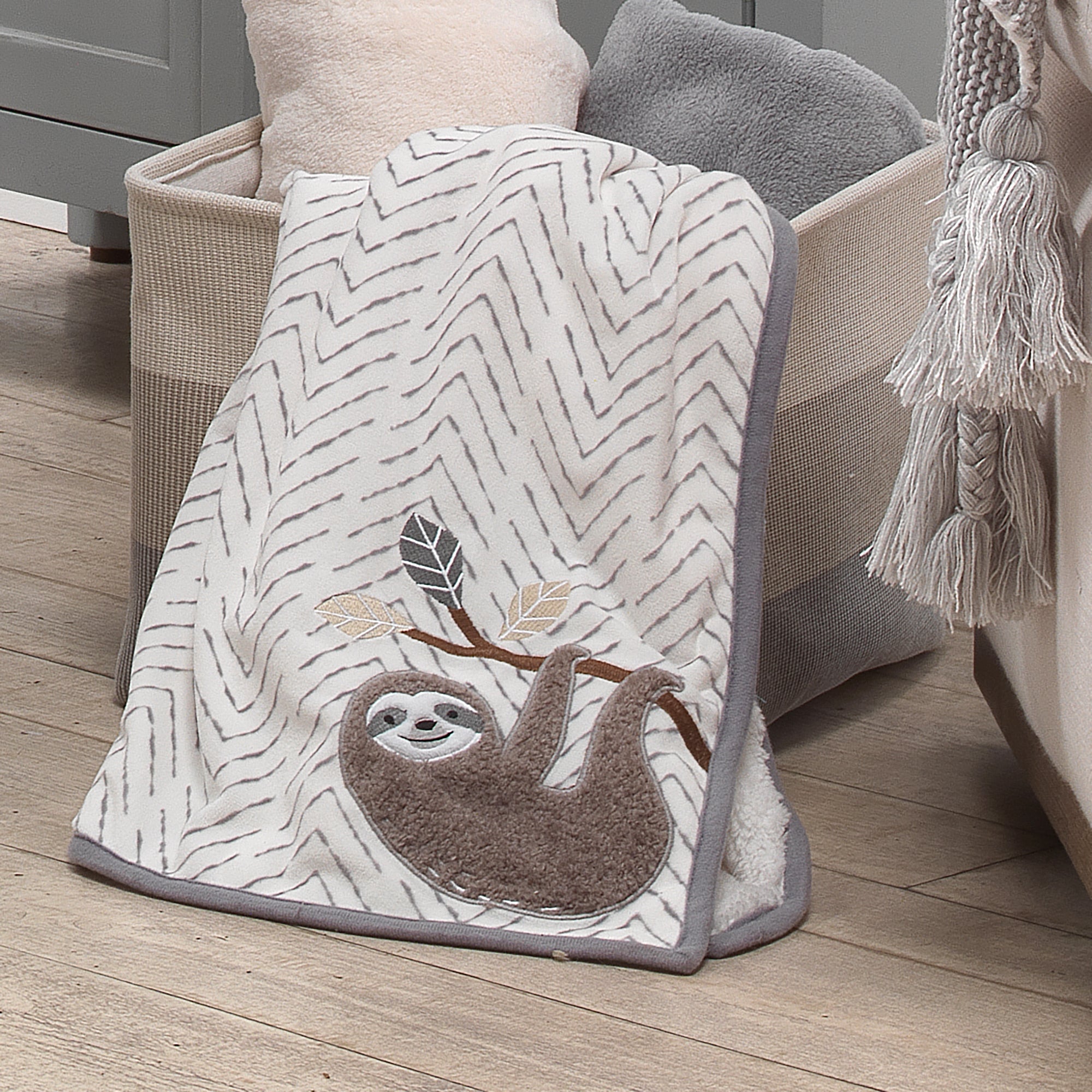 Soft & Cozy Baby Jungle Blanket - Adorable Animal Print for Nursery, Stroller & Playtime - Perfect for Newborns & Toddlers