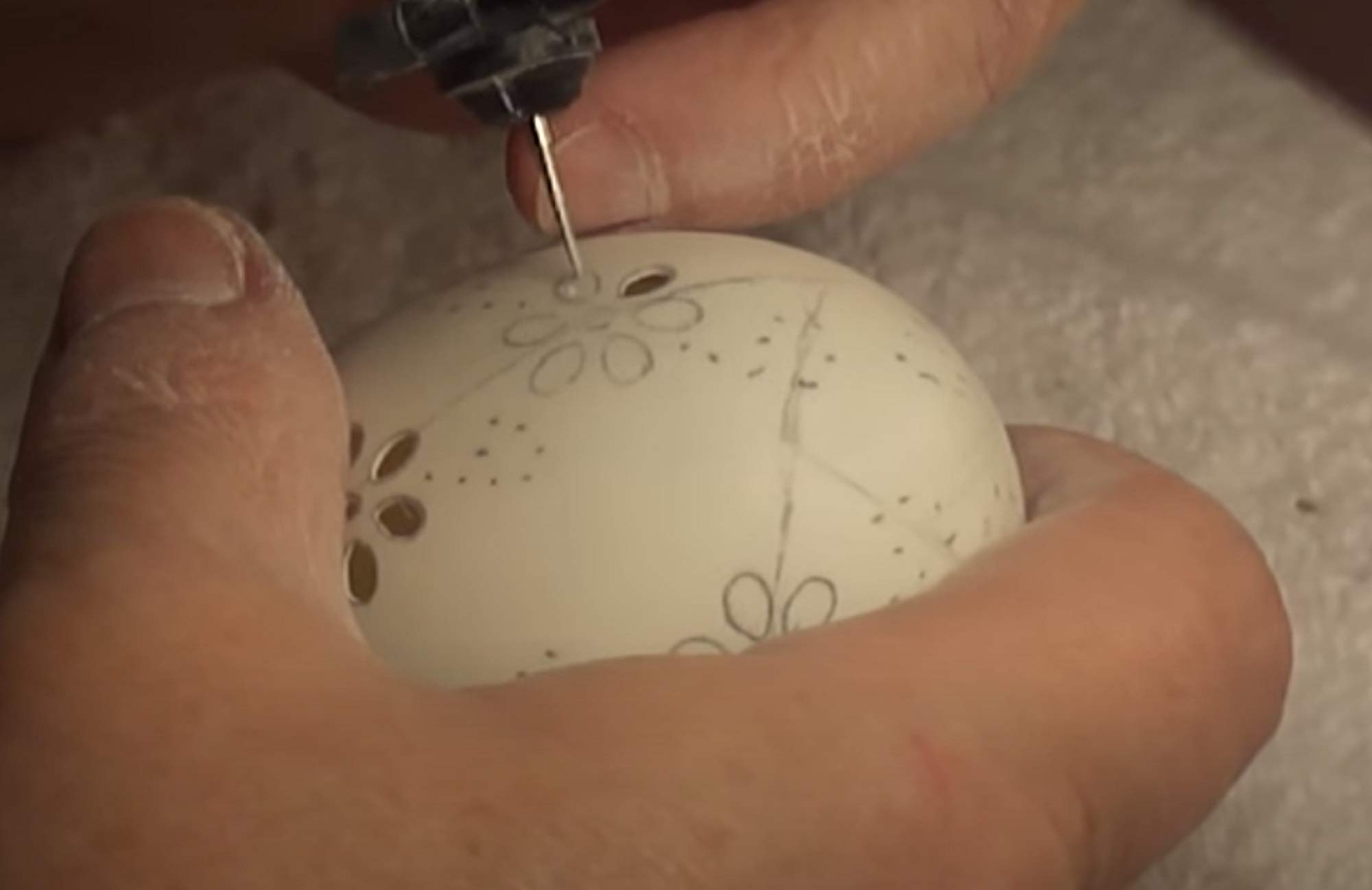 Exquisite Carnation Jewelry Egg Faberge Musical Trinket Box - Unique Anniversary & Birthday Gift for Girlfriend, Best Friend | Perfect for Romantic Surprises, Keepsake Storage & Special Occasions