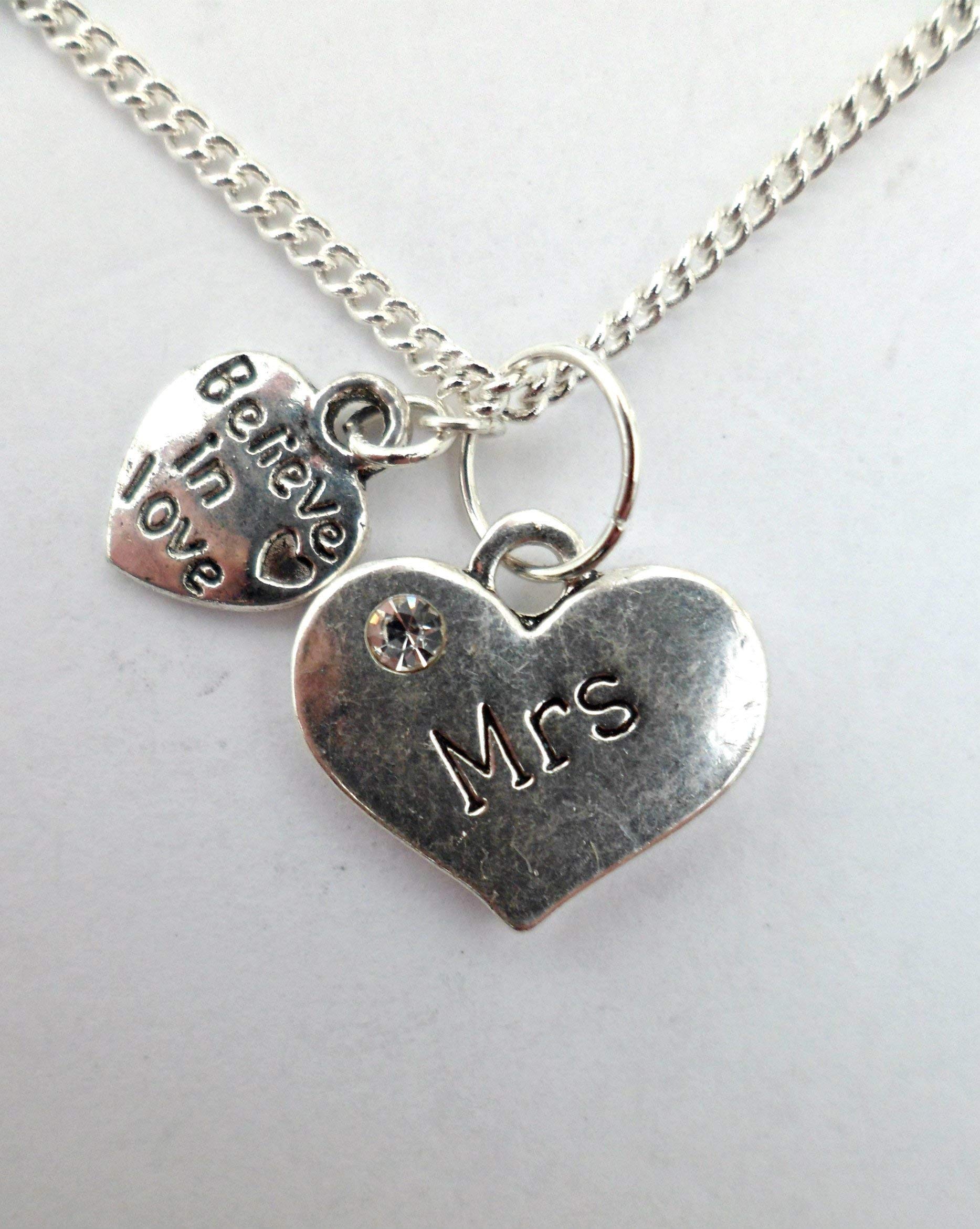 Elegant Silver Plated Heart Charm Pendant Necklace for Women - Perfect Gift for Valentine's Day, Anniversary & Romantic Occasions