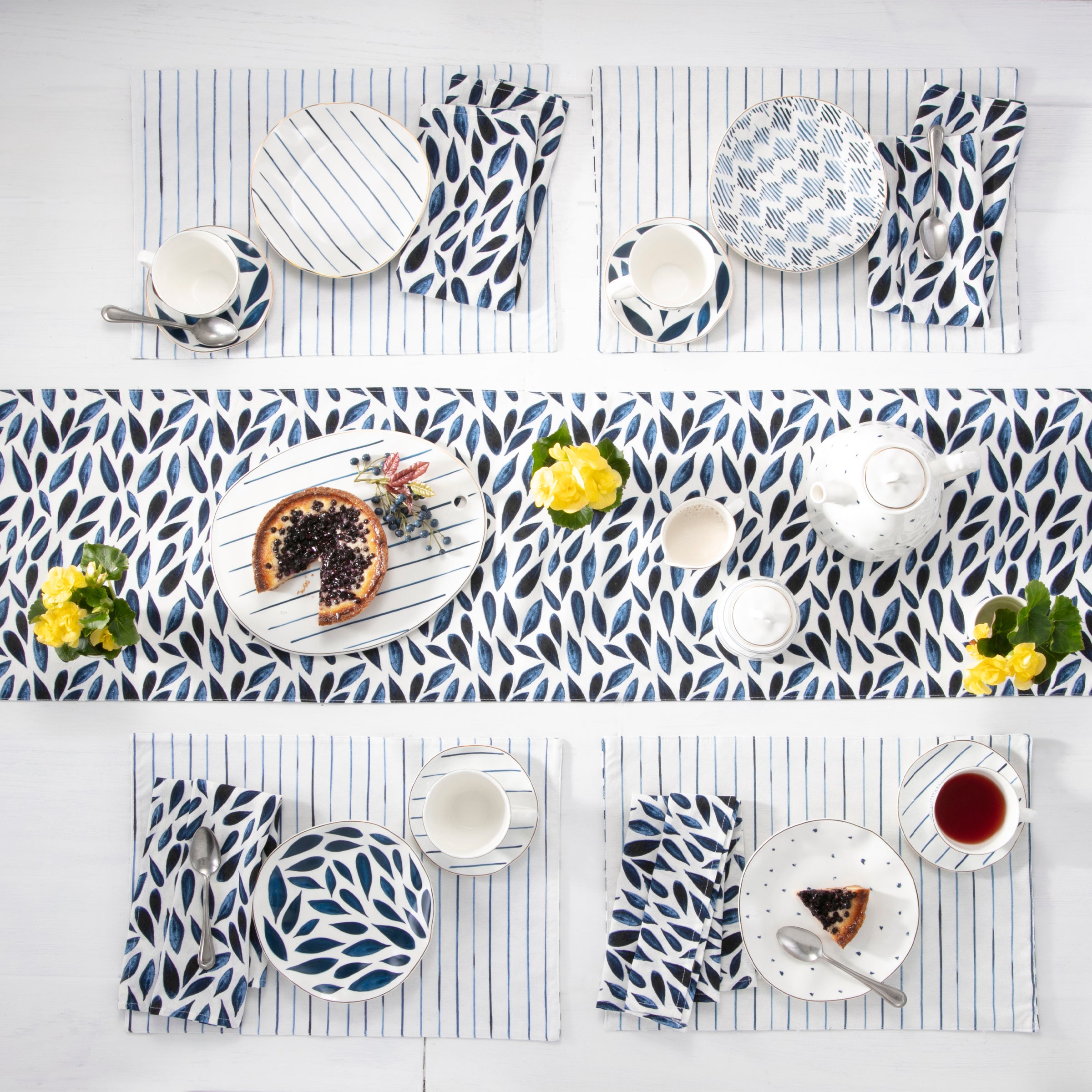 Blue Bay Reversible Table Runner - 2-Sided Elegant Dining Table Decor for Thanksgiving, Christmas & Everyday Use - Perfect for Holiday Parties, Weddings & Home Decor
