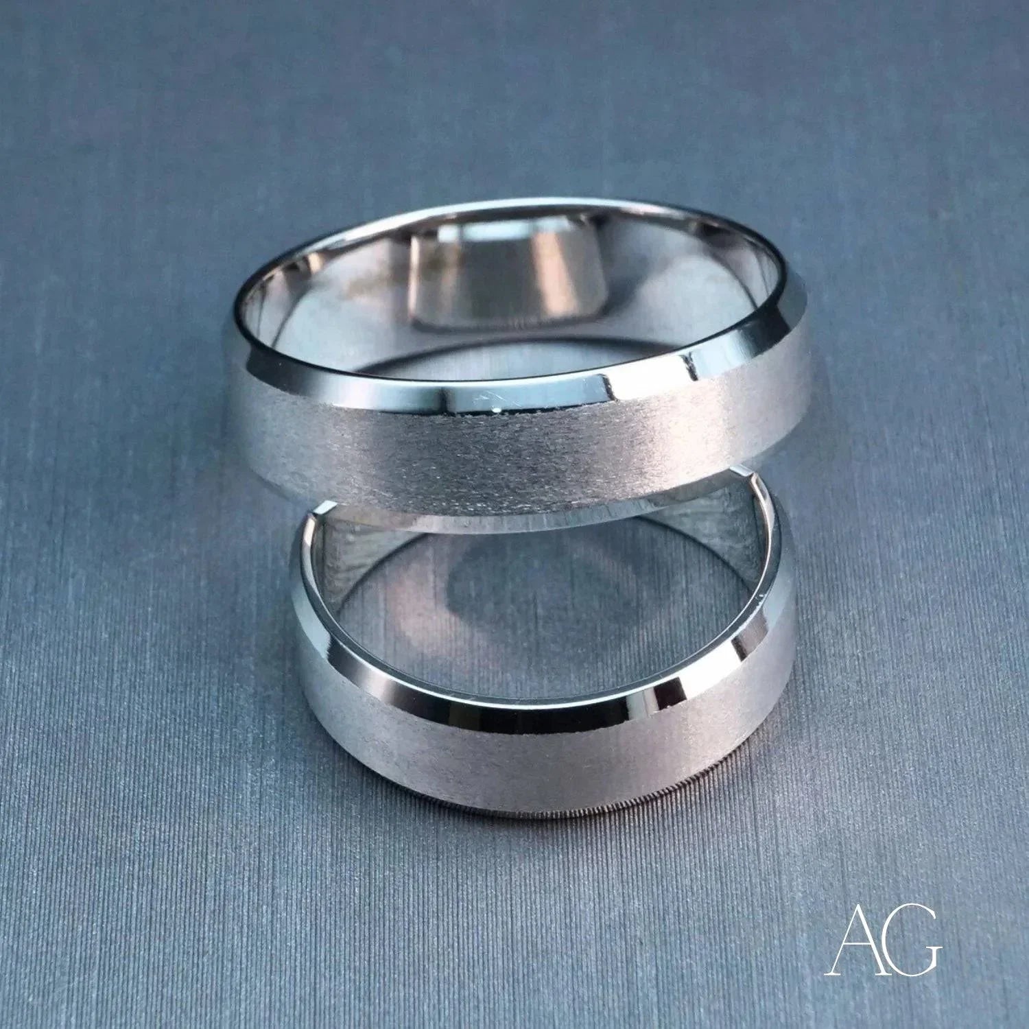 Elegant White Gold Wedding Band for Women - Timeless & Modern Bridal Ring - Perfect for Engagement, Wedding, and Anniversary Gifts