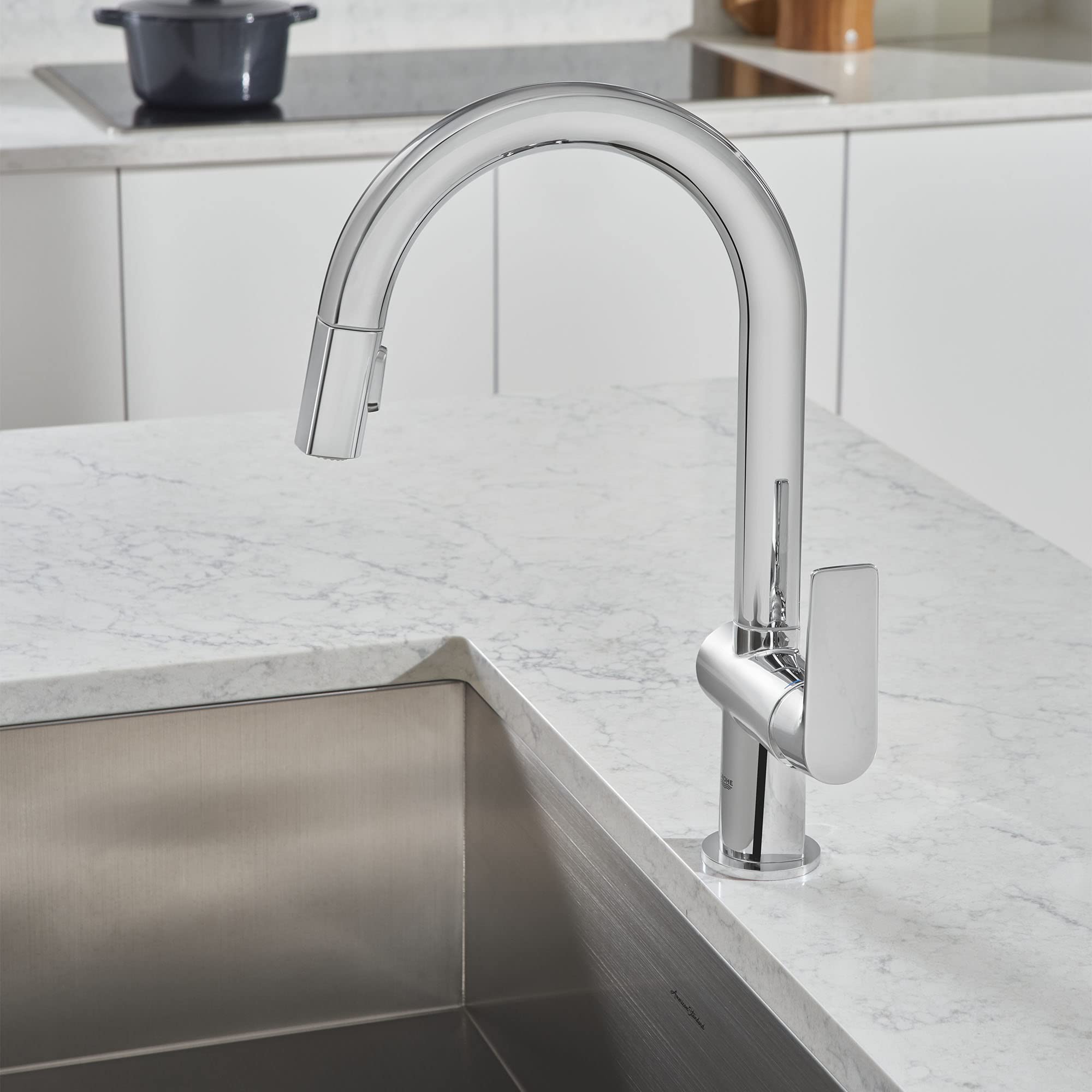 Grohe 30377000 Stainless Steel Pull-Down Kitchen Faucet with High Arc Spout - Perfect for Modern Home Kitchens and Restaurant Use