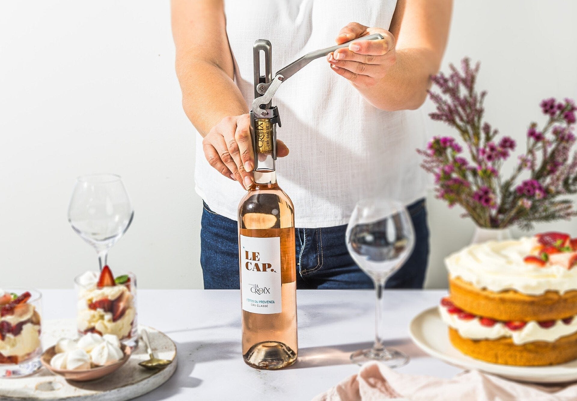 Dreamfarm Winopen Automatic Pocket Wine Opener - Compact Electric Corkscrew for Easy Bottle Opening | Perfect for Parties, Picnics & Home Entertaining
