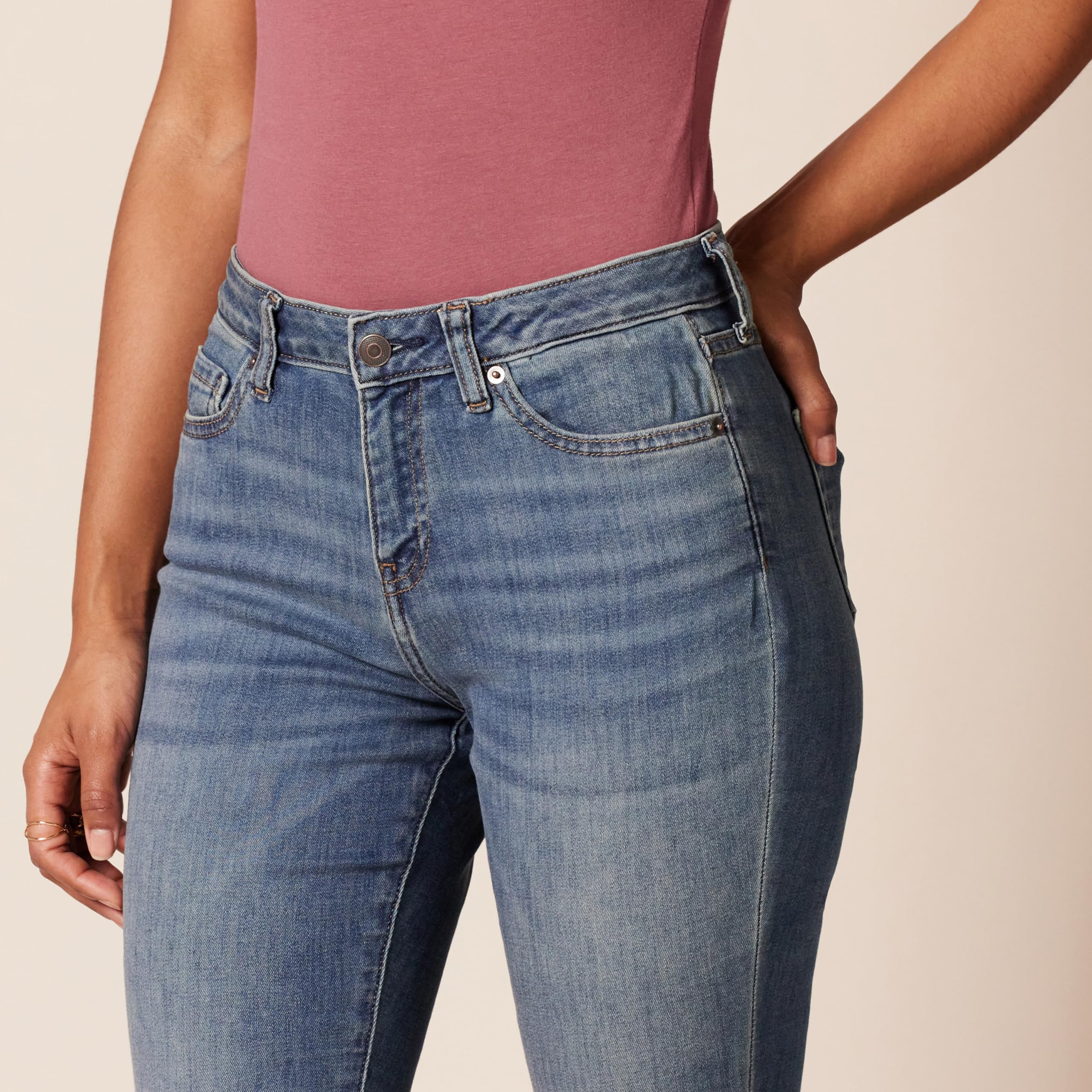 Amazon Essentials Women's Mid Rise Curvy Skinny Jeans - Stretch Denim Pants for Petite to Plus Size | Perfect for Work, Casual Outfits & Everyday Wear
