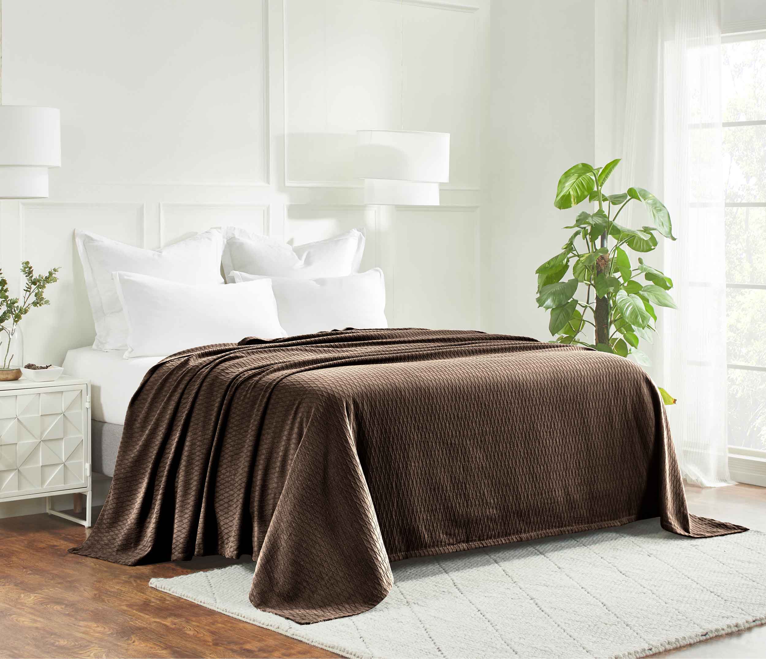 Premium Cotton All-Season Diamond Pattern Bed Blanket & Sofa Throw - Soft Cozy Blanket for Bedroom, Living Room, Travel and Gift Giving