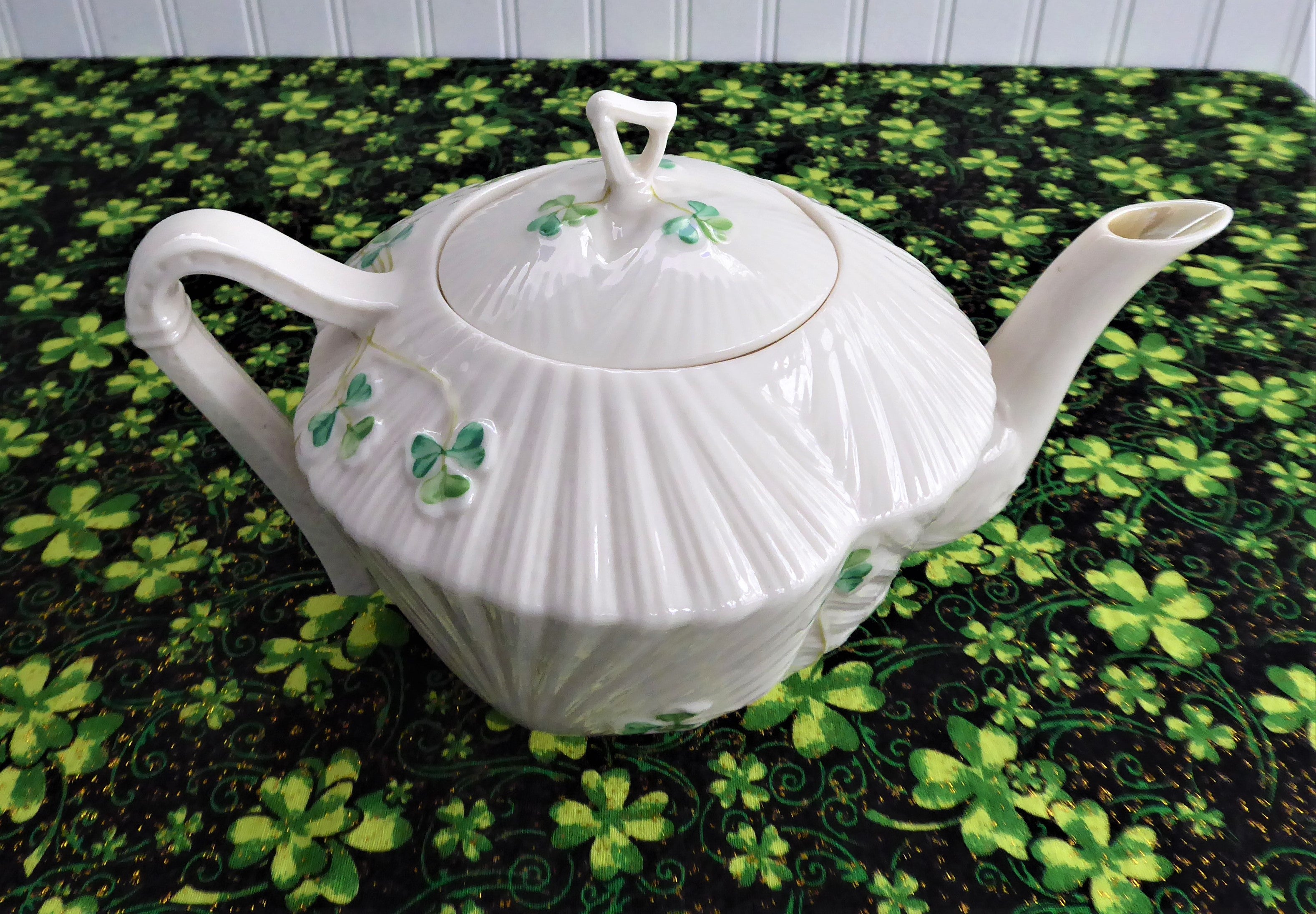 Vintage Irish Belleek Shamrock Harp Teapot (1946-1955) - Collectible Seashell Design with 4th Green Mark | Perfect for Afternoon Tea, Irish-Themed Decor & Antique Collections
