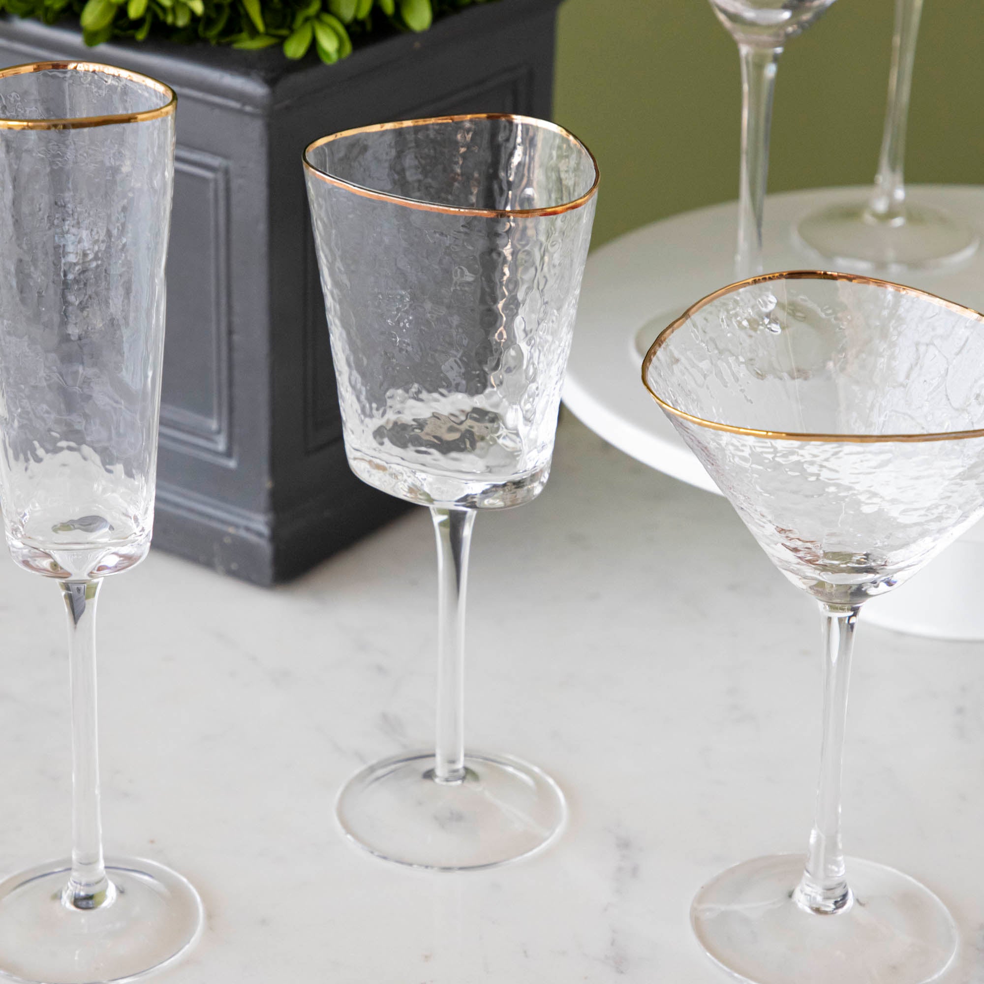 Premium Hammered Glassware Set with 24K Gold Rim - Elegant Drinking Glasses for Wine, Cocktails & Parties - Perfect for Weddings, Anniversaries & Home Entertaining