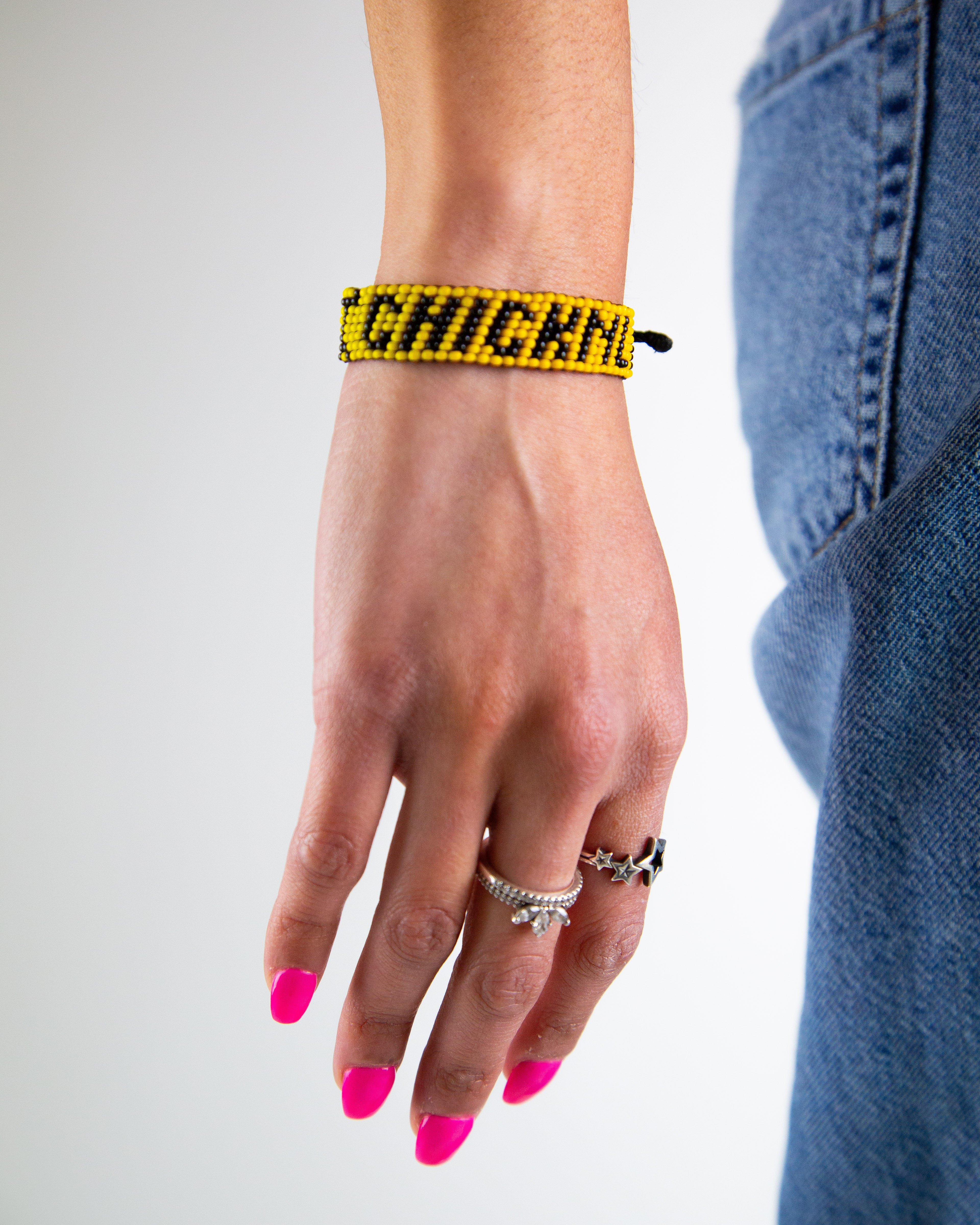 ChicknLegs ArtiKen Bracelet - Handmade Beaded Friendship Bracelet for Women & Men - Perfect for Gifts, Parties, and Everyday Wear