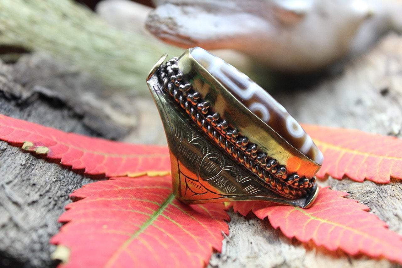 4 Eye Dzi Bead Ring - Tibetan Buddhist Protection Jewelry for Men & Women - Perfect for Meditation, Spiritual Healing & Fashion Accessories