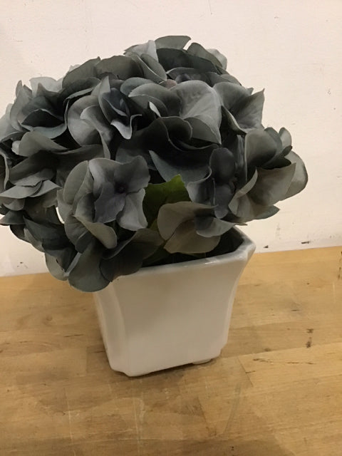 10 Pack Artificial Hydrangea Flowers - Realistic Fake Floral Arrangement for Home Decor, Wedding Centerpieces, and Office Desk Decorations