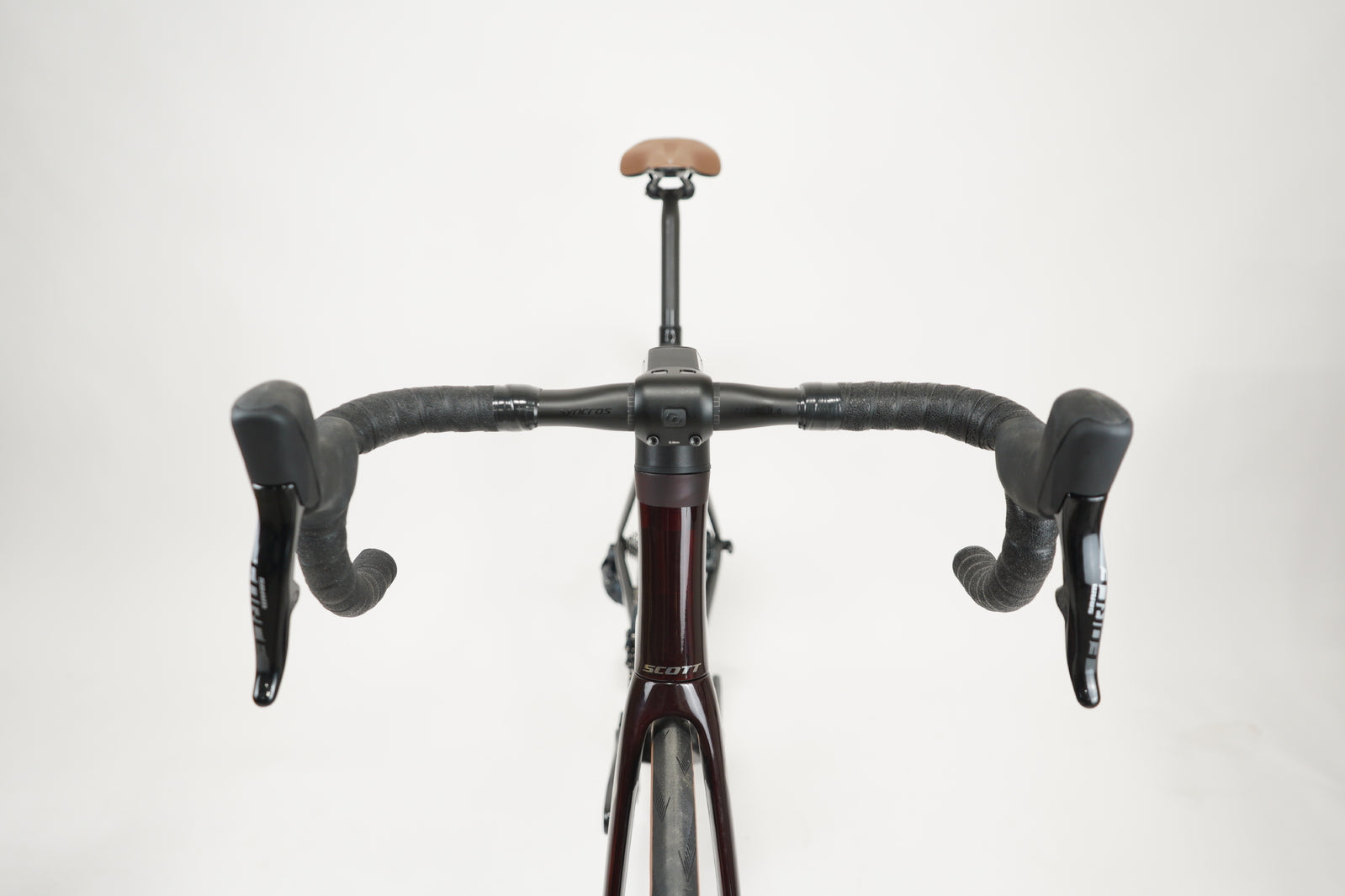 Scott Addict RC 10 Road Bike - Lightweight Carbon Fiber Racing Bicycle for Men & Women | Perfect for Competitive Cycling, Triathlons & Endurance Rides