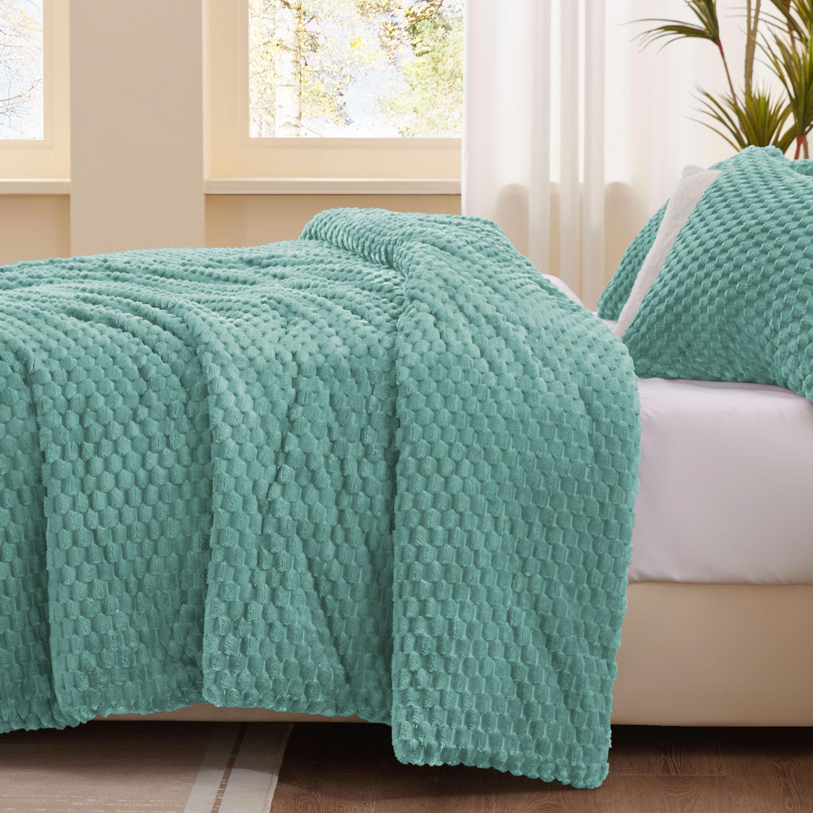 Fluffy King Comforter Set - Luxury Fuzzy Brushed Plaid Pattern Bedding | Ultra Soft Velvet Winter Comforter in Eggshell Blue | 3-Piece Bed Set for Cozy Nights & Cold Weather | Perfect for Master Bedroom, Guest Room & Dorm Decor
