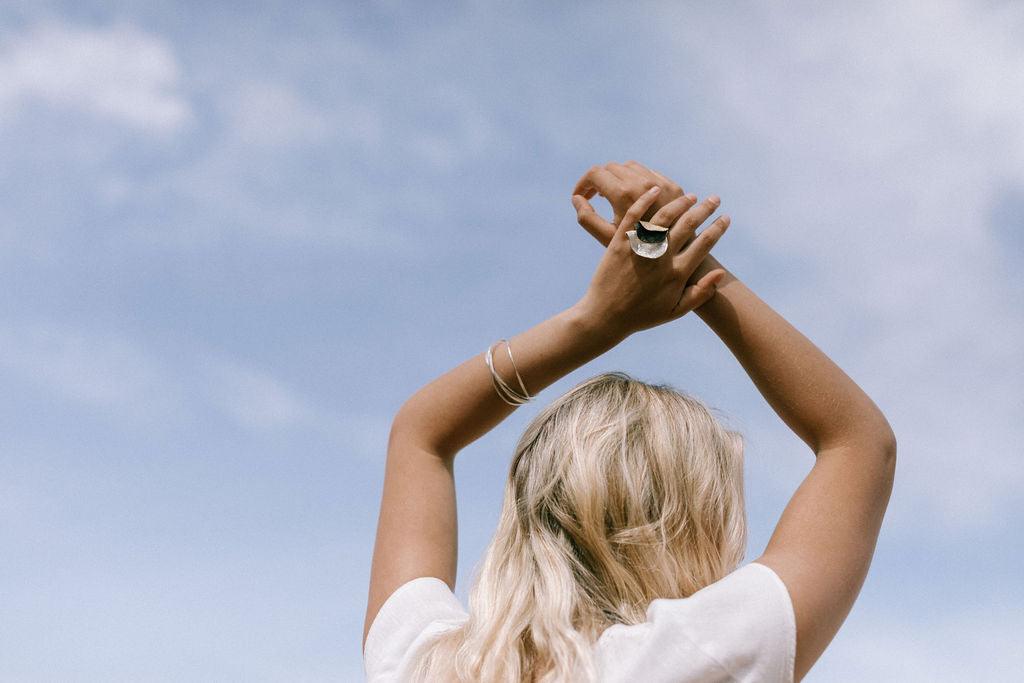 Elegant Silver Wave Ring for Women - Medium Size Stackable Boho Jewelry - Perfect for Casual Wear, Beach Outfits & Layering