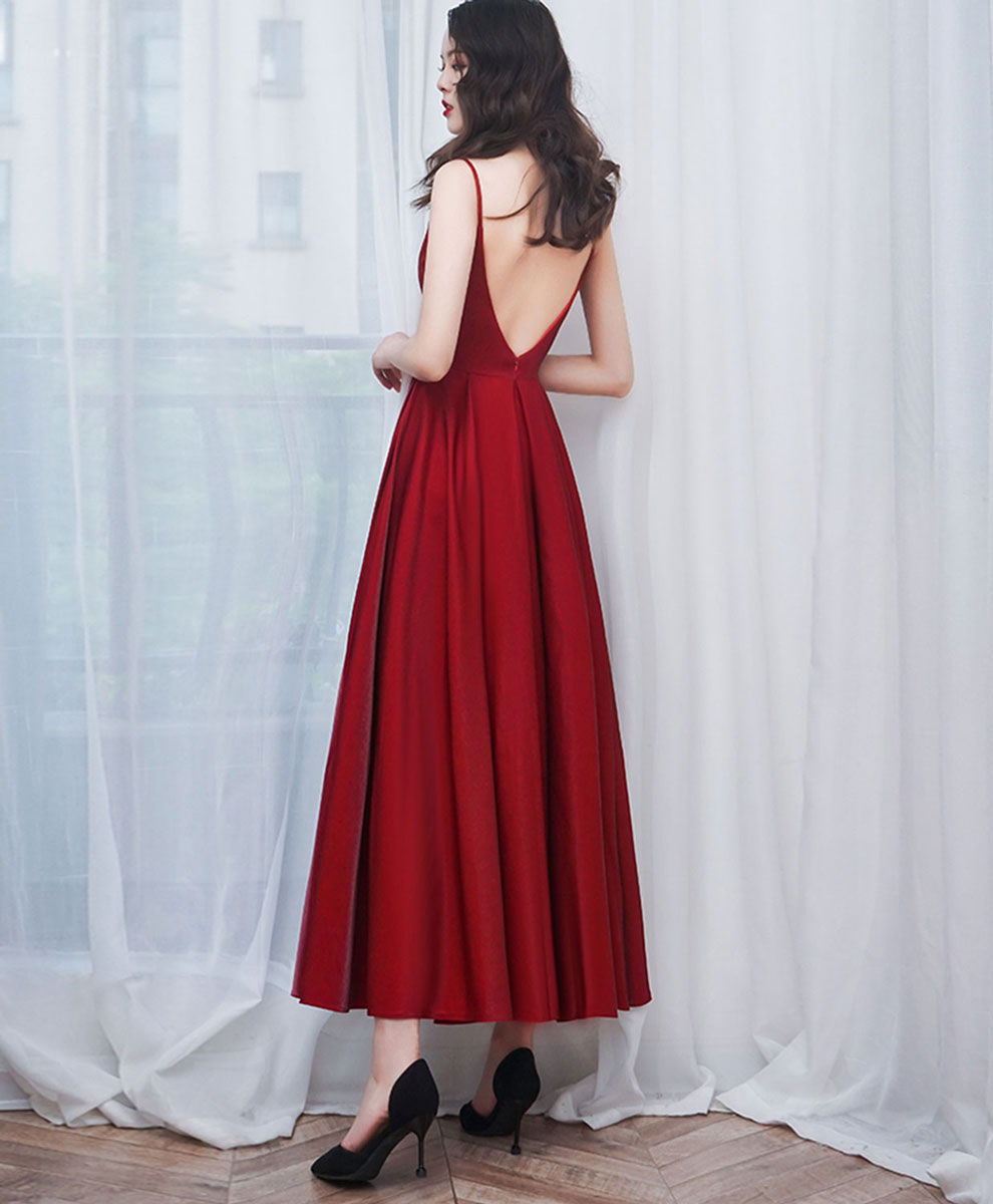 Elegant Burgundy Sweetheart Neck Prom Dress | Tea Length Evening Gown for Women | Perfect for Homecoming, Prom, and Formal Events