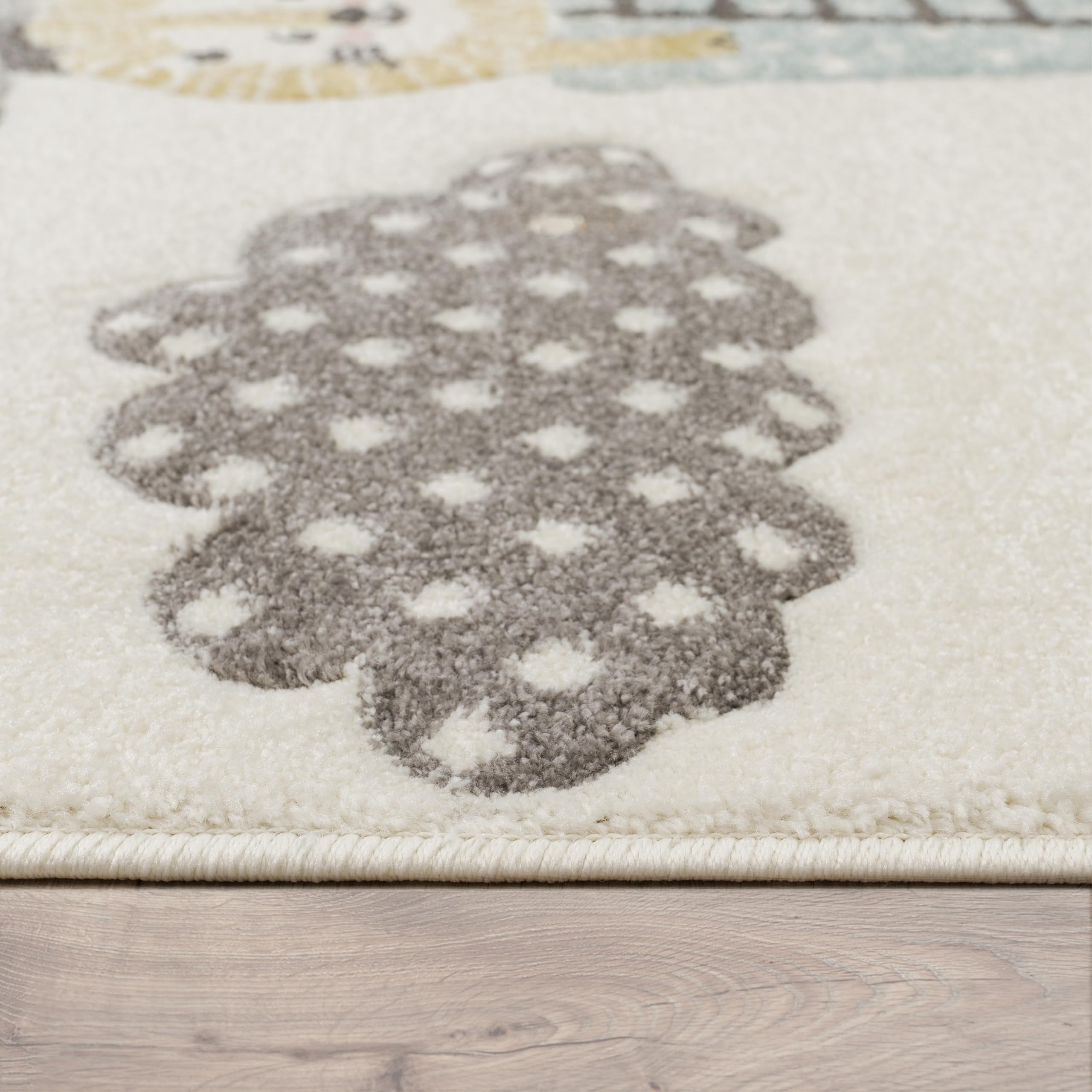 Soft Pastel Kids Rug with Cute Animals on Hot Air Balloon - 4'7
